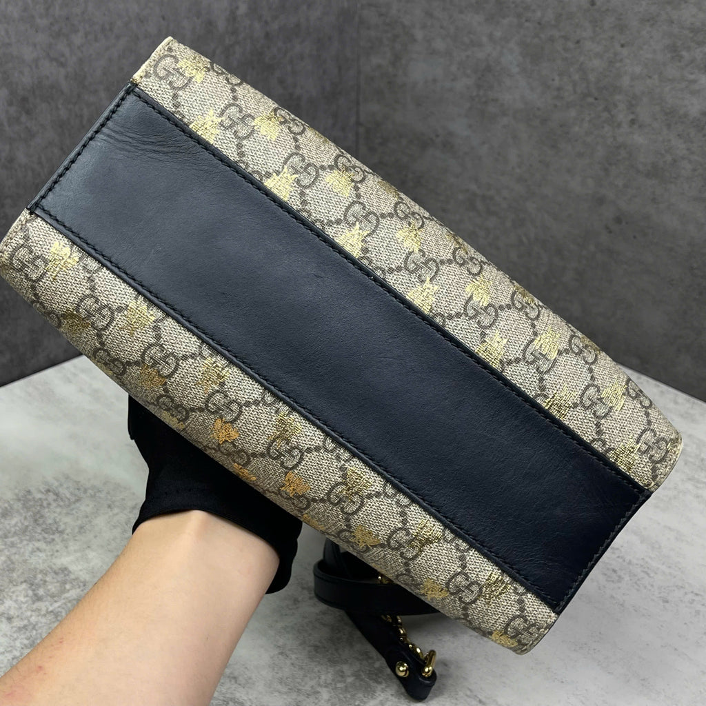 Gucci Padlock GG Supreme Bee phối da đen