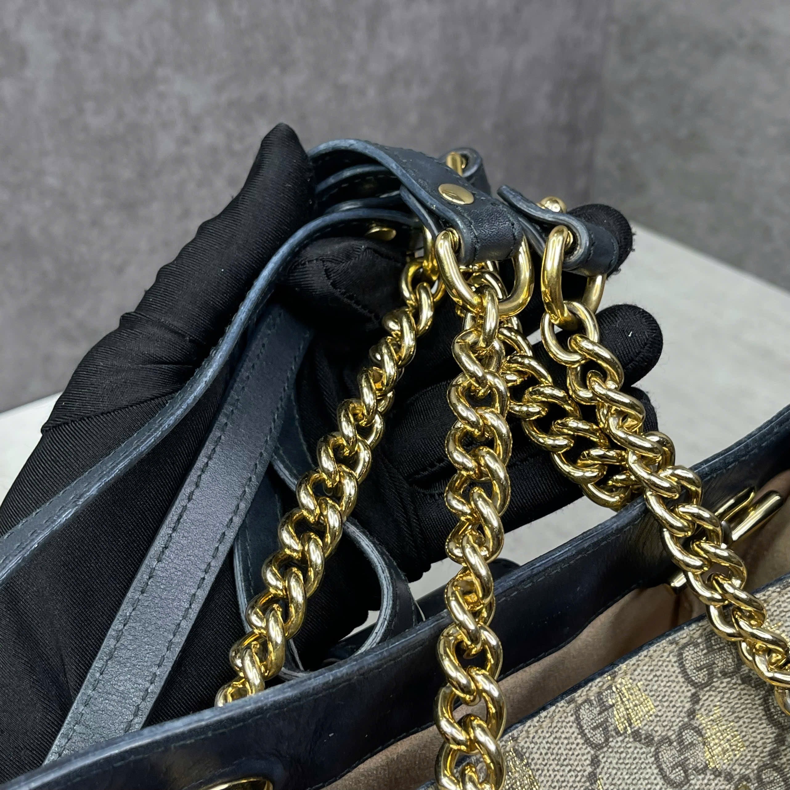 Gucci Padlock GG Supreme Bee phối da đen