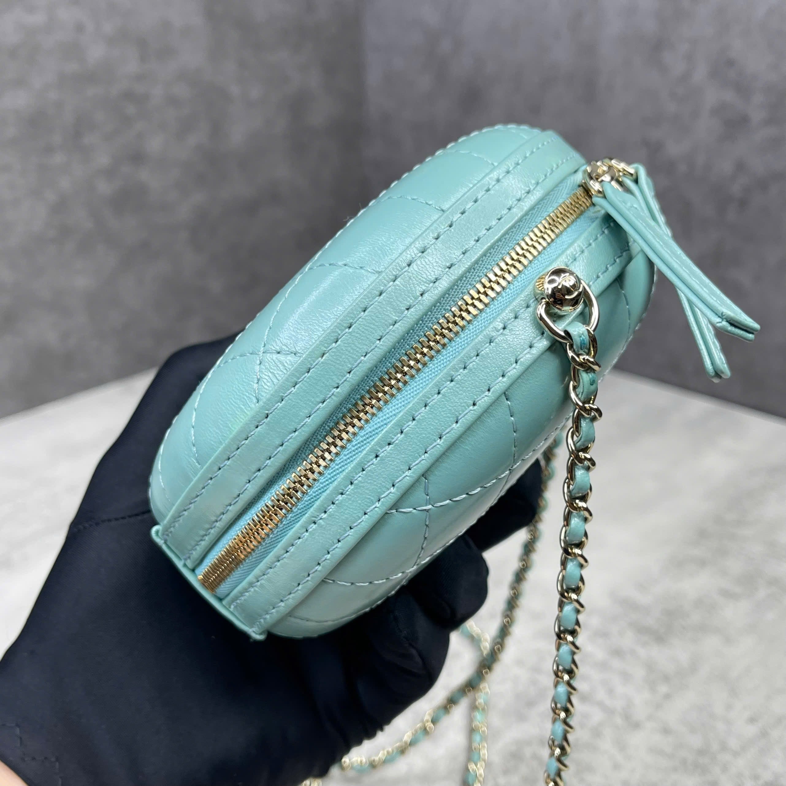 Chanel Round Mini Quilted Leather – Xanh Mint Code 27