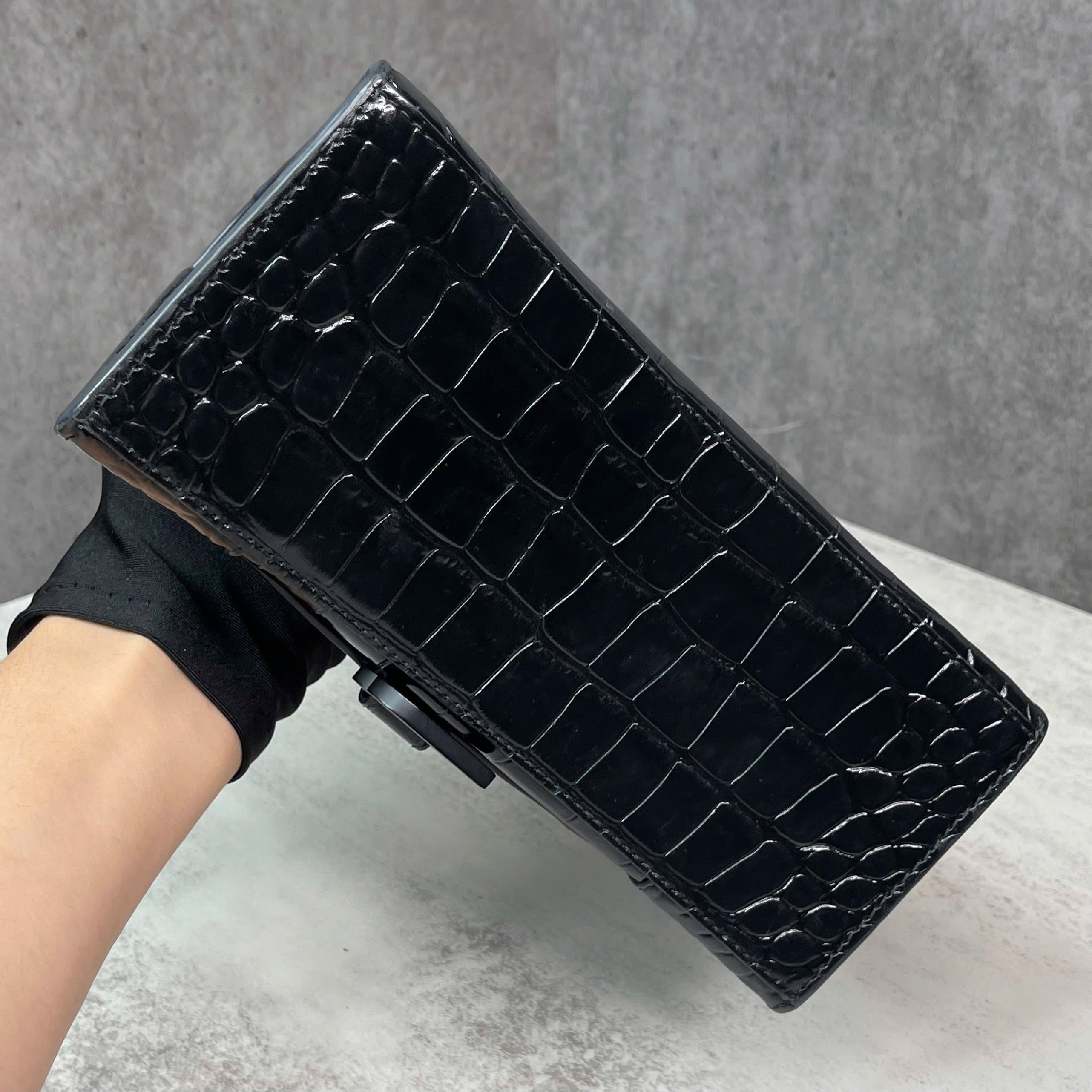Balenciaga Hourglass Top Handle croc-embossed đen