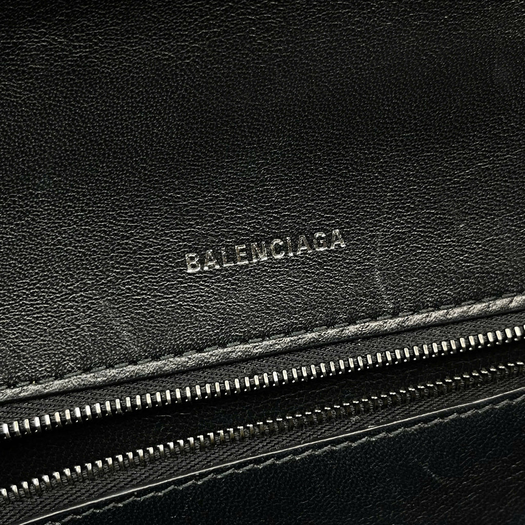 Balenciaga Hourglass Top Handle croc-embossed đen