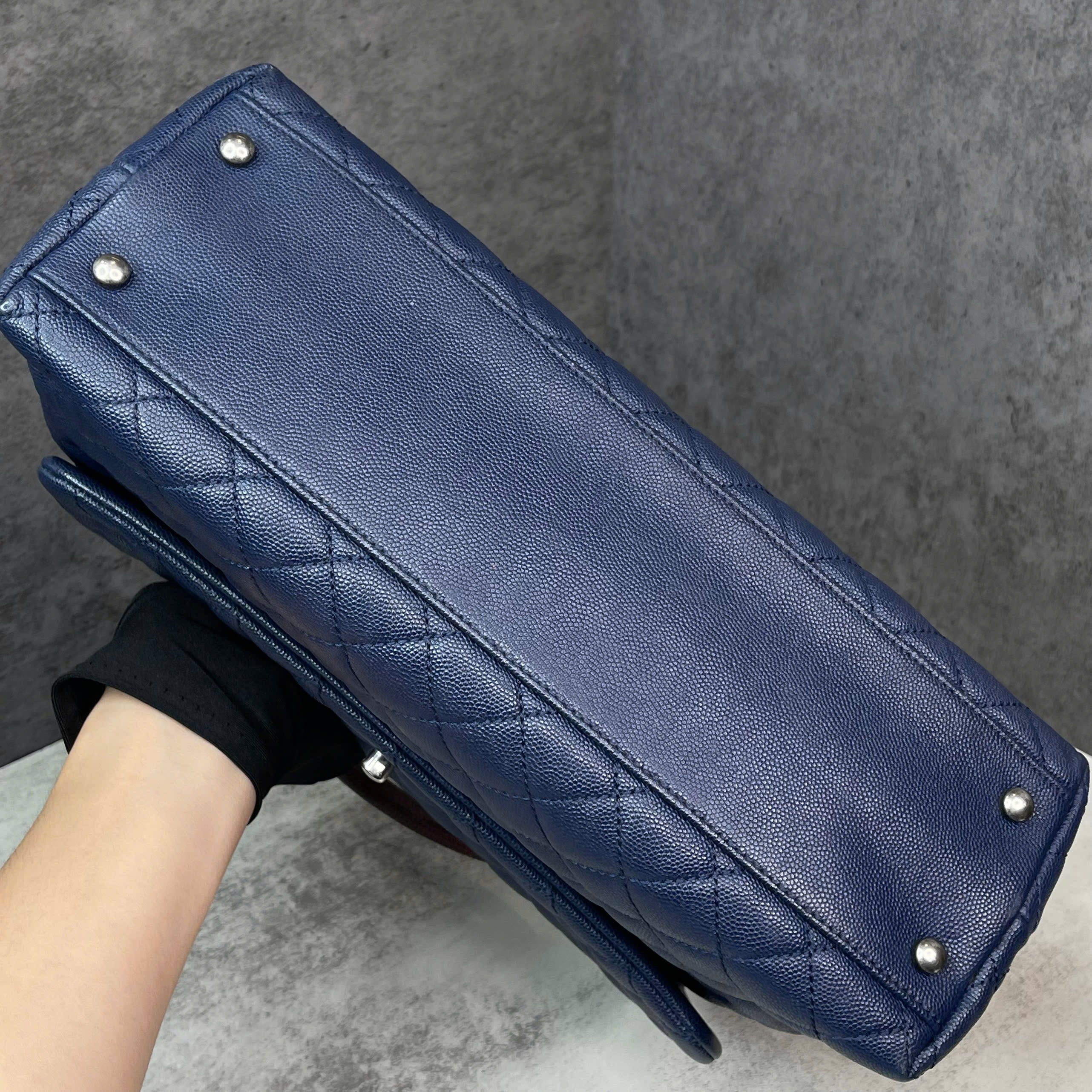 Chanel Coco Caviar xanh navy quai lizzard Code 23 size medium