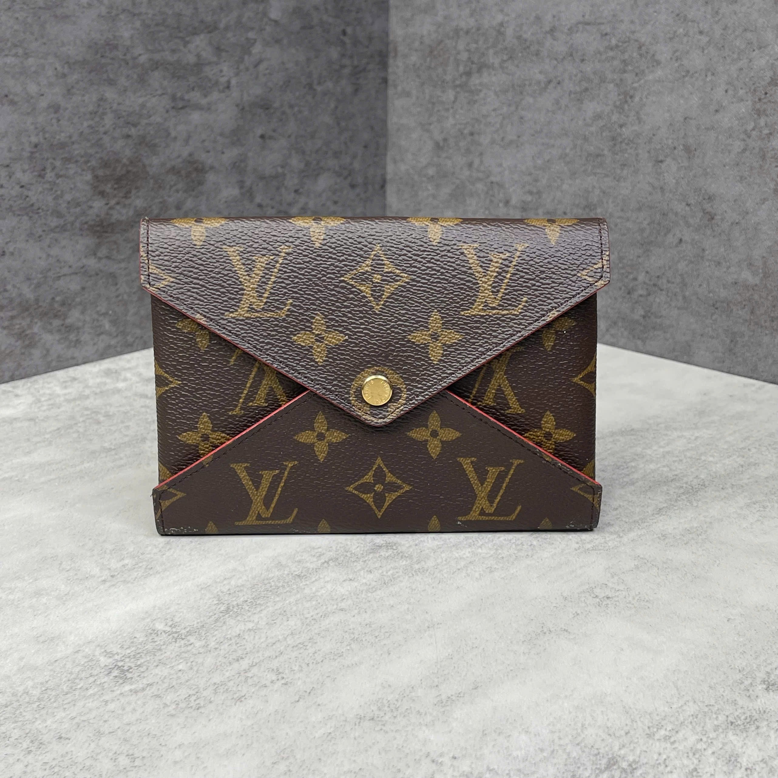 Louis Vuitton Kiri Monogram – Size M