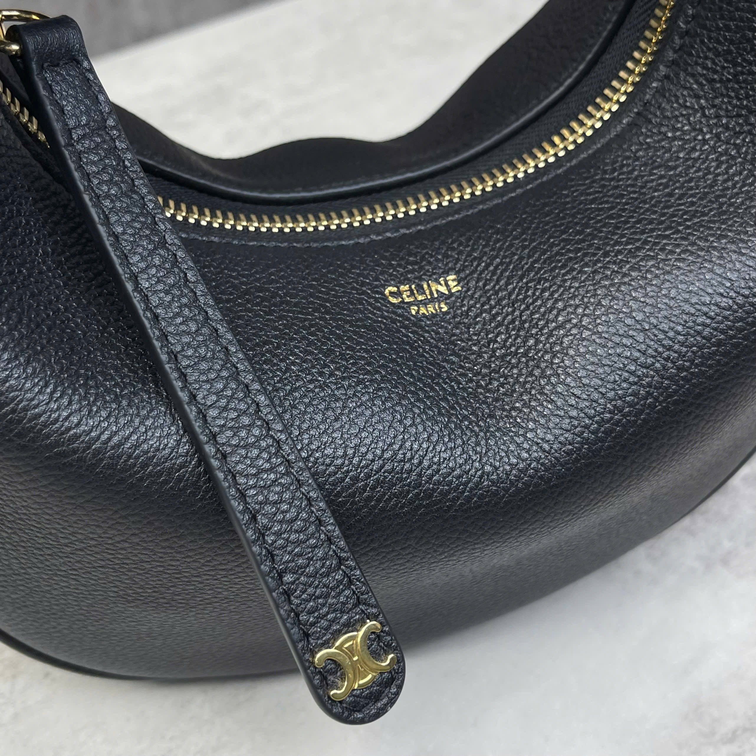 Celine Ava Hobo Bag da đen