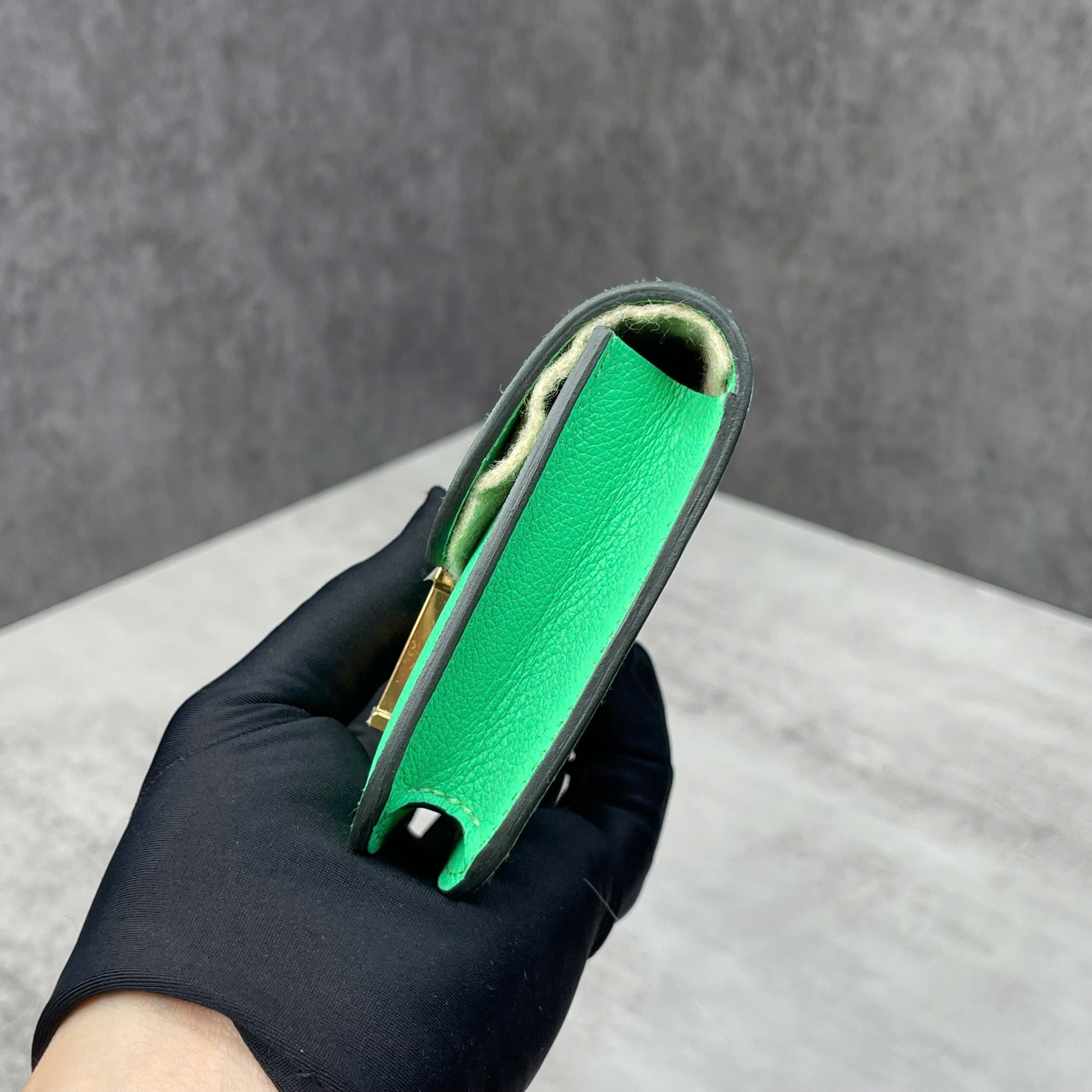 Hermès Constance Mini màu xanh lá kèm ví nhỏ xanh dương