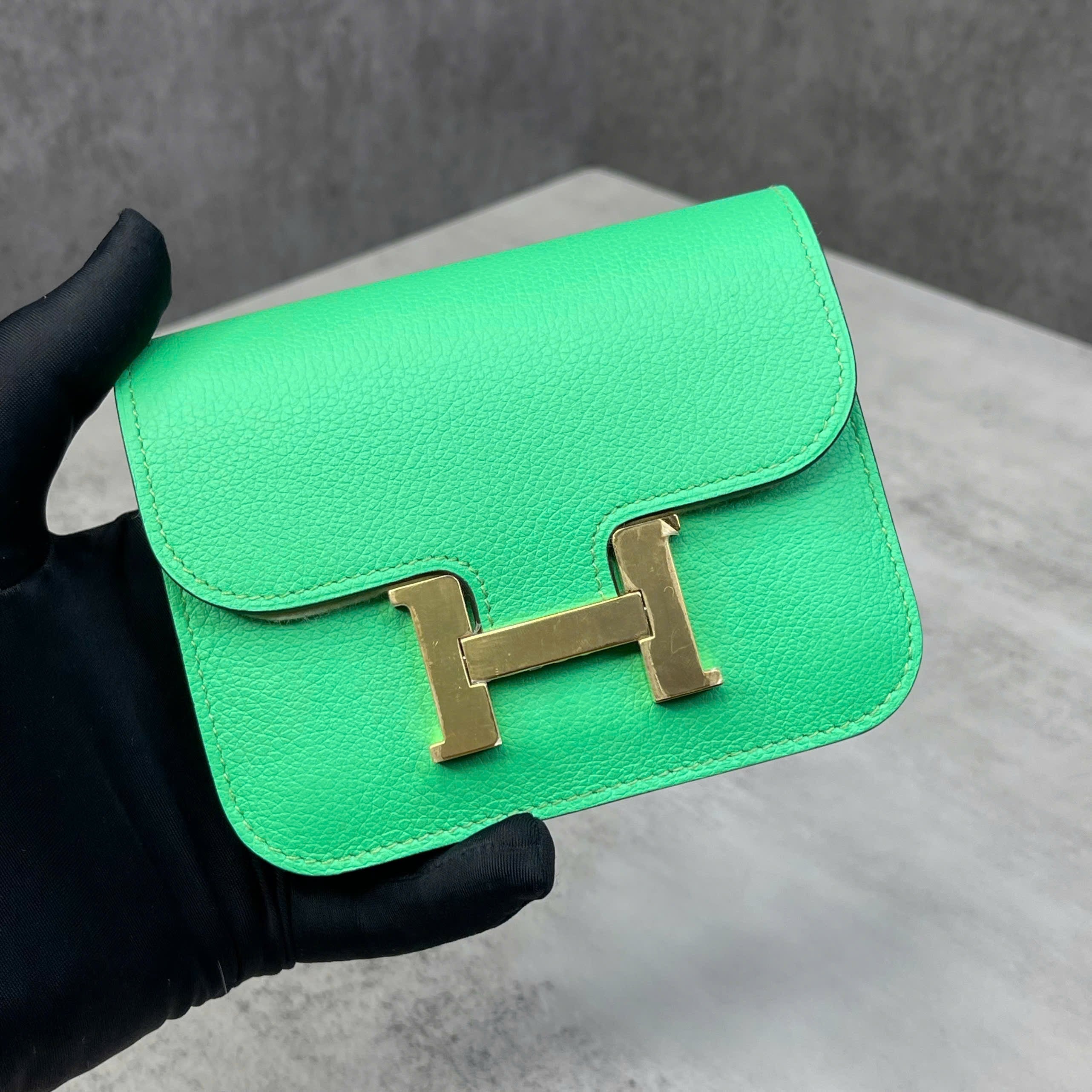 Hermès Constance Mini màu xanh lá kèm ví nhỏ xanh dương