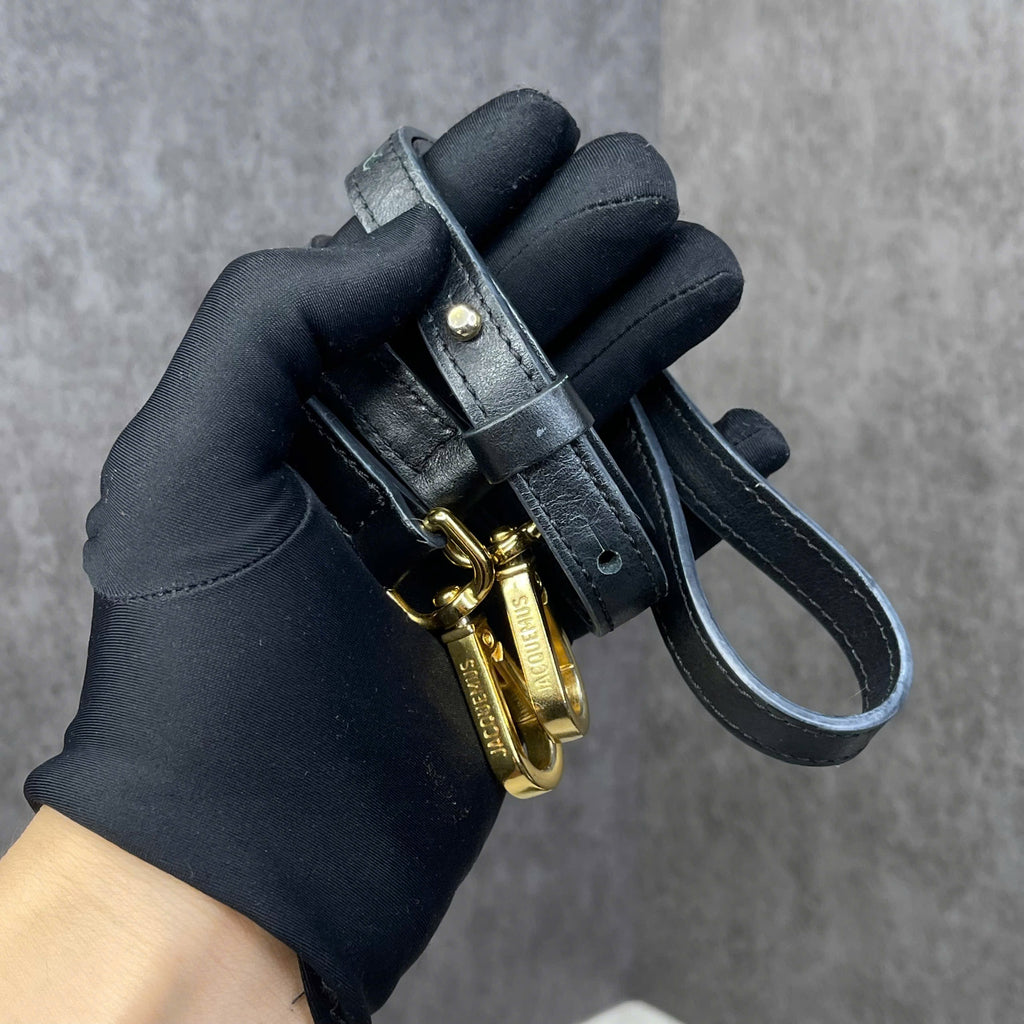 Jacquemus Le Chiquito Top Handle size 18