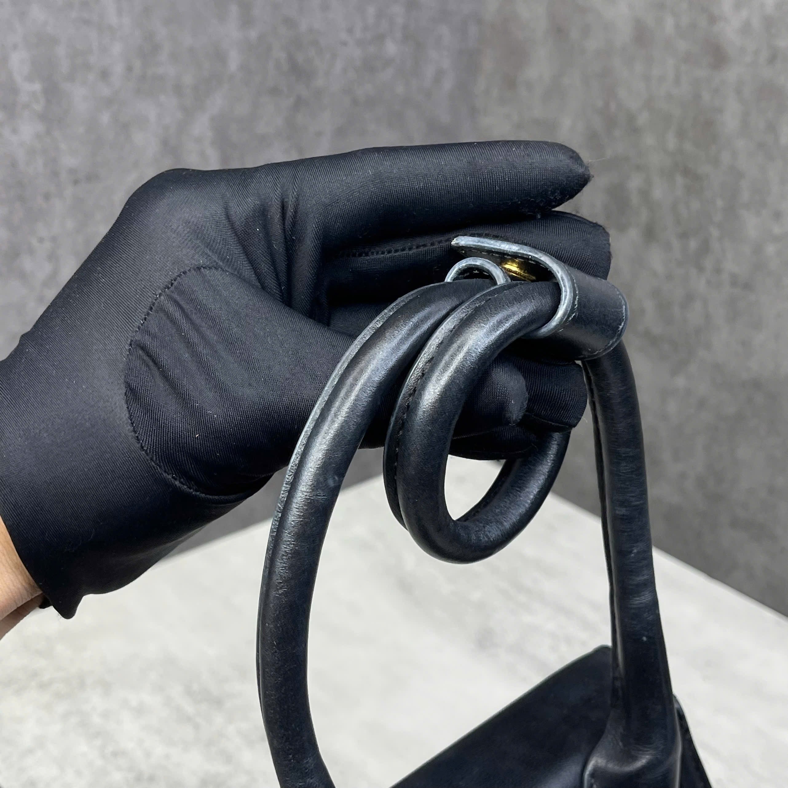 Jacquemus Le Chiquito Top Handle size 18