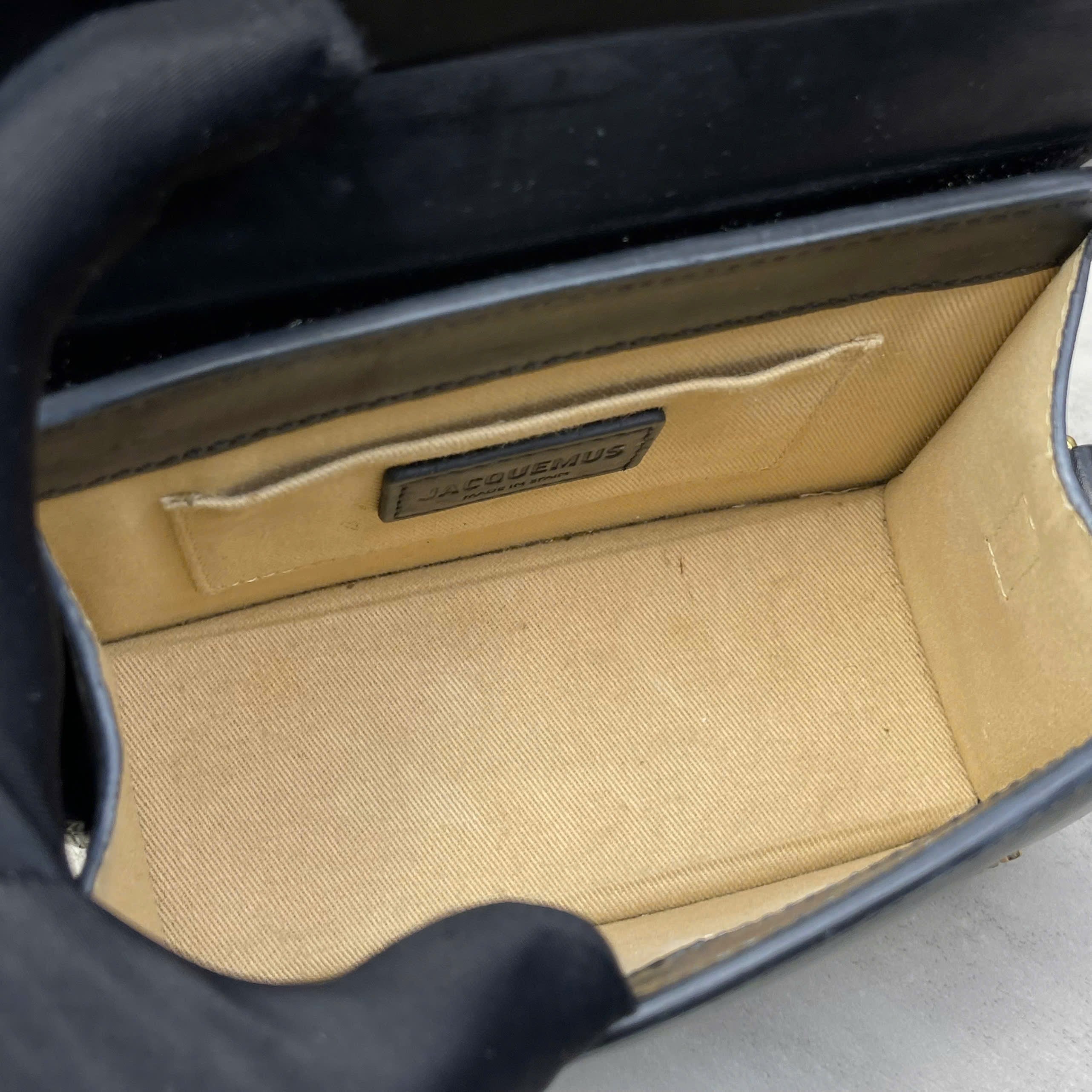 Jacquemus Le Chiquito Top Handle size 18