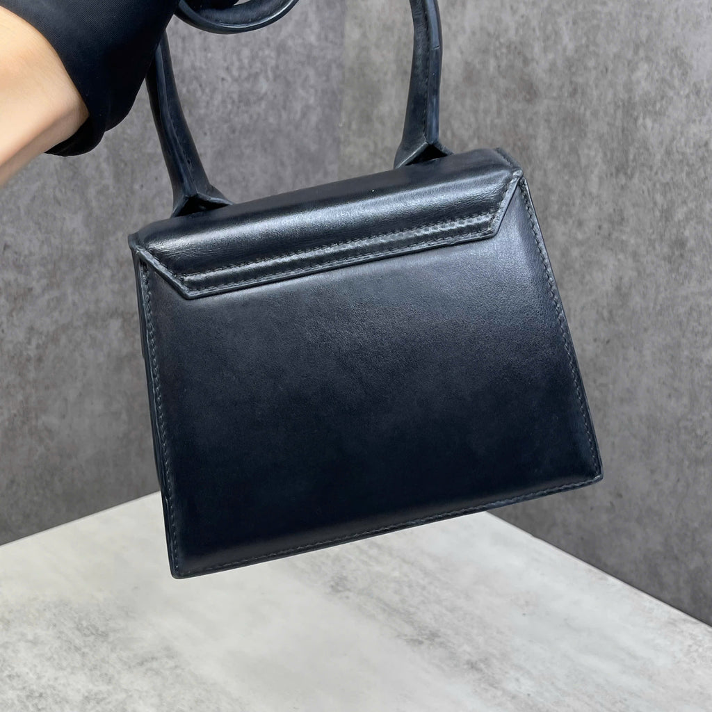 Jacquemus Le Chiquito Top Handle size 18
