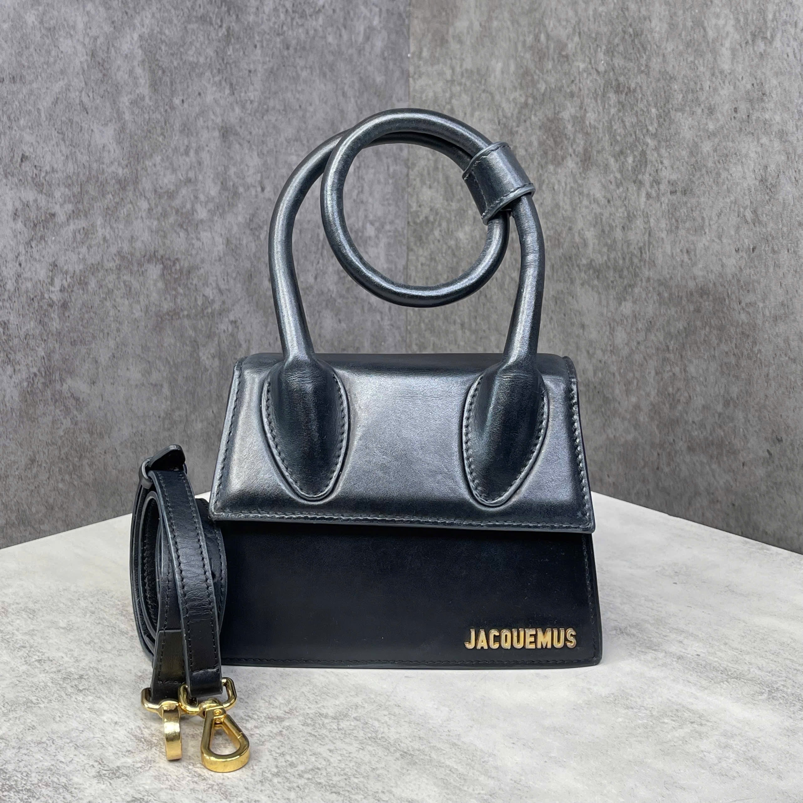 Jacquemus Le Chiquito Top Handle size 18