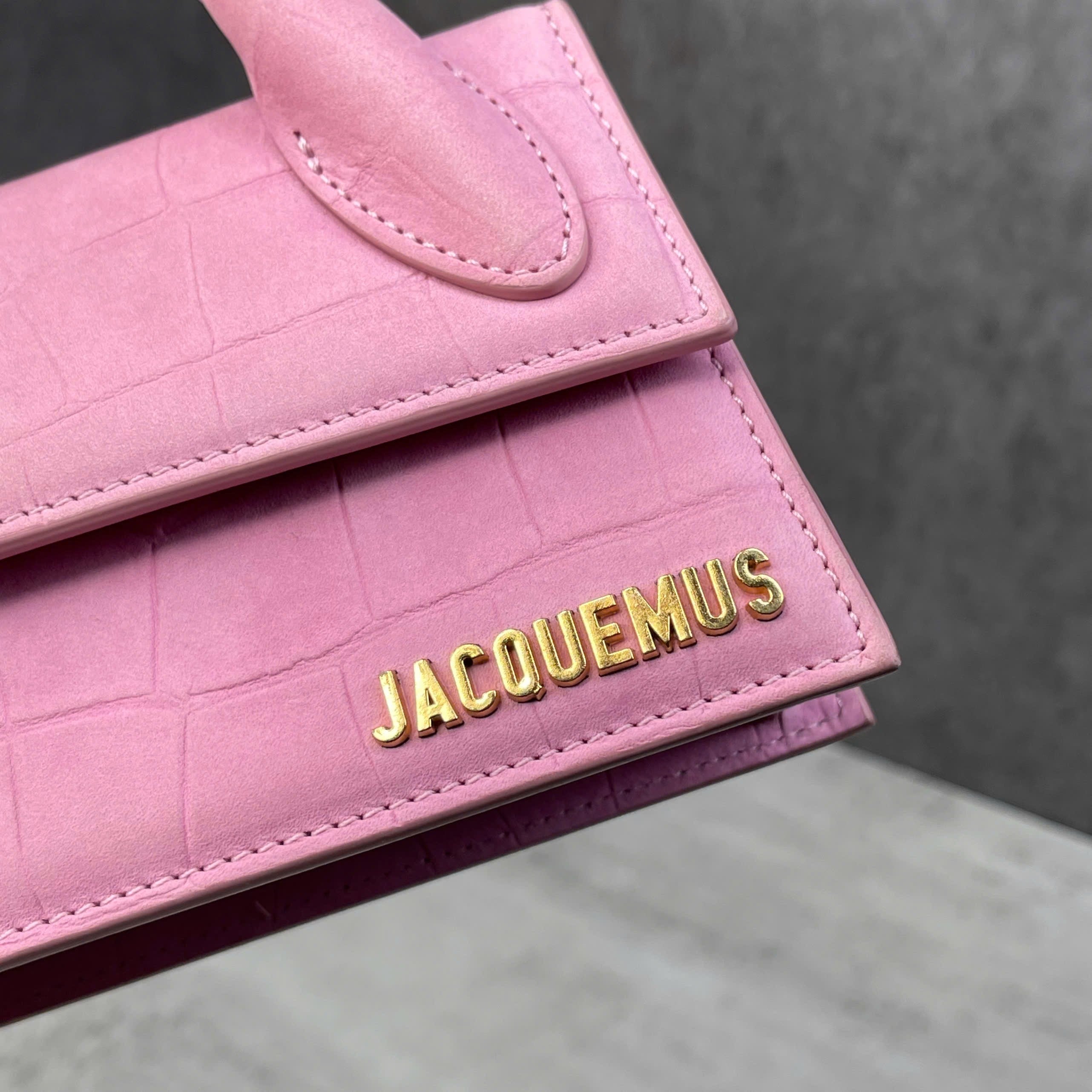 Jacquemus Le Chiquito Mini Croc – Hồng pastel size 23