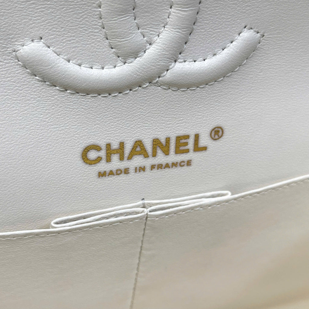 Chanel Classic Flap – Trắng (Size Small)