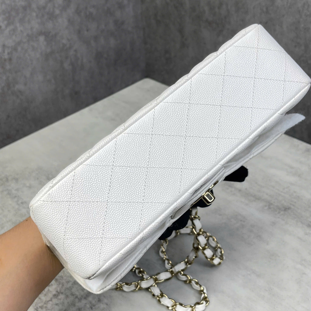 Chanel Classic Flap – Trắng (Size Small)