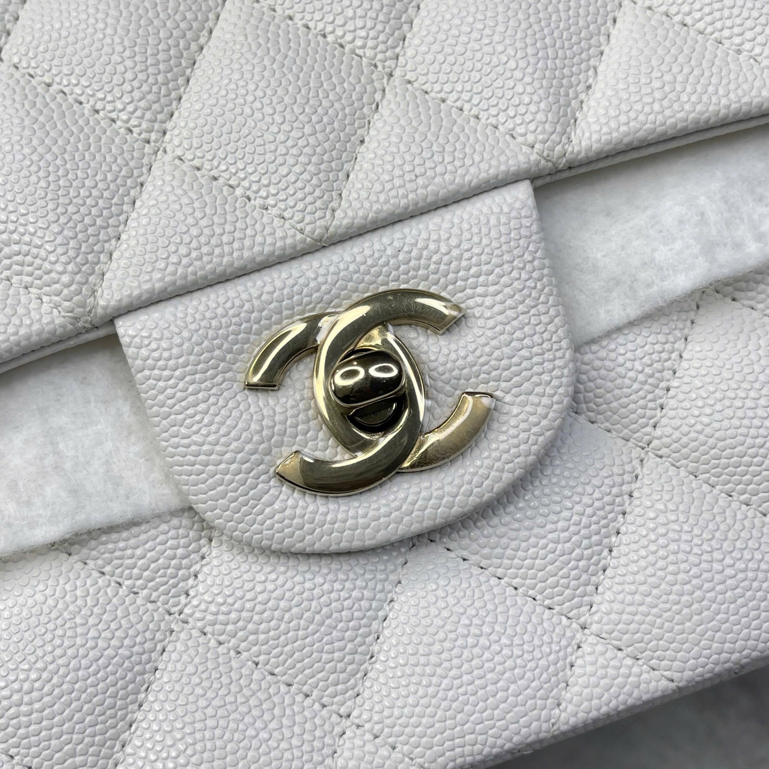 Chanel Classic Flap – Trắng (Size Small)