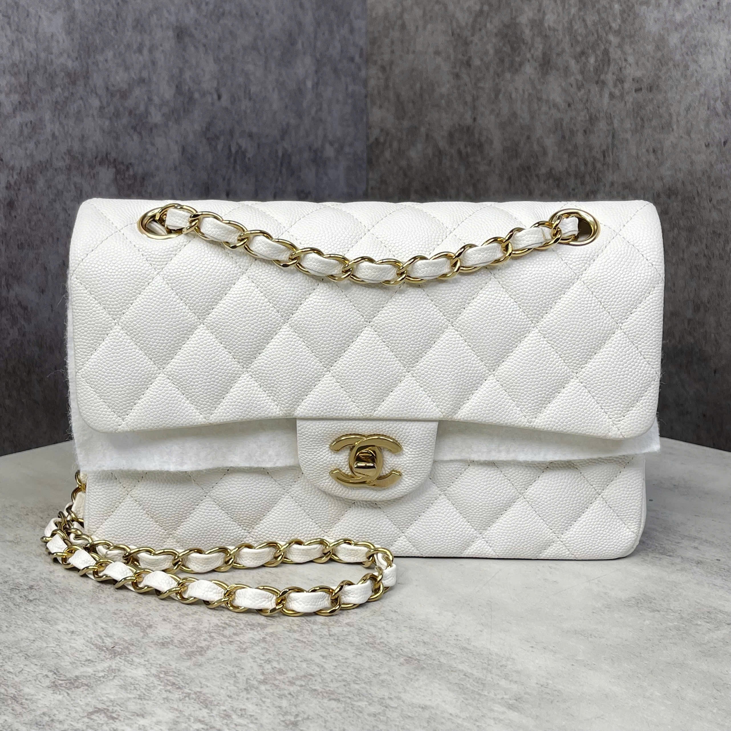 Chanel Classic Flap – Trắng (Size Small)