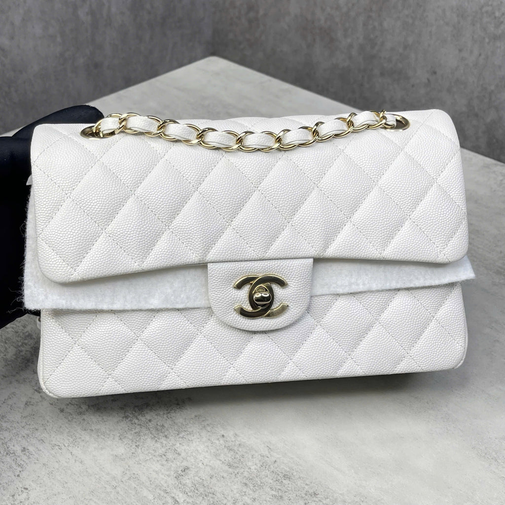 Chanel Classic Flap – Trắng (Size Small)