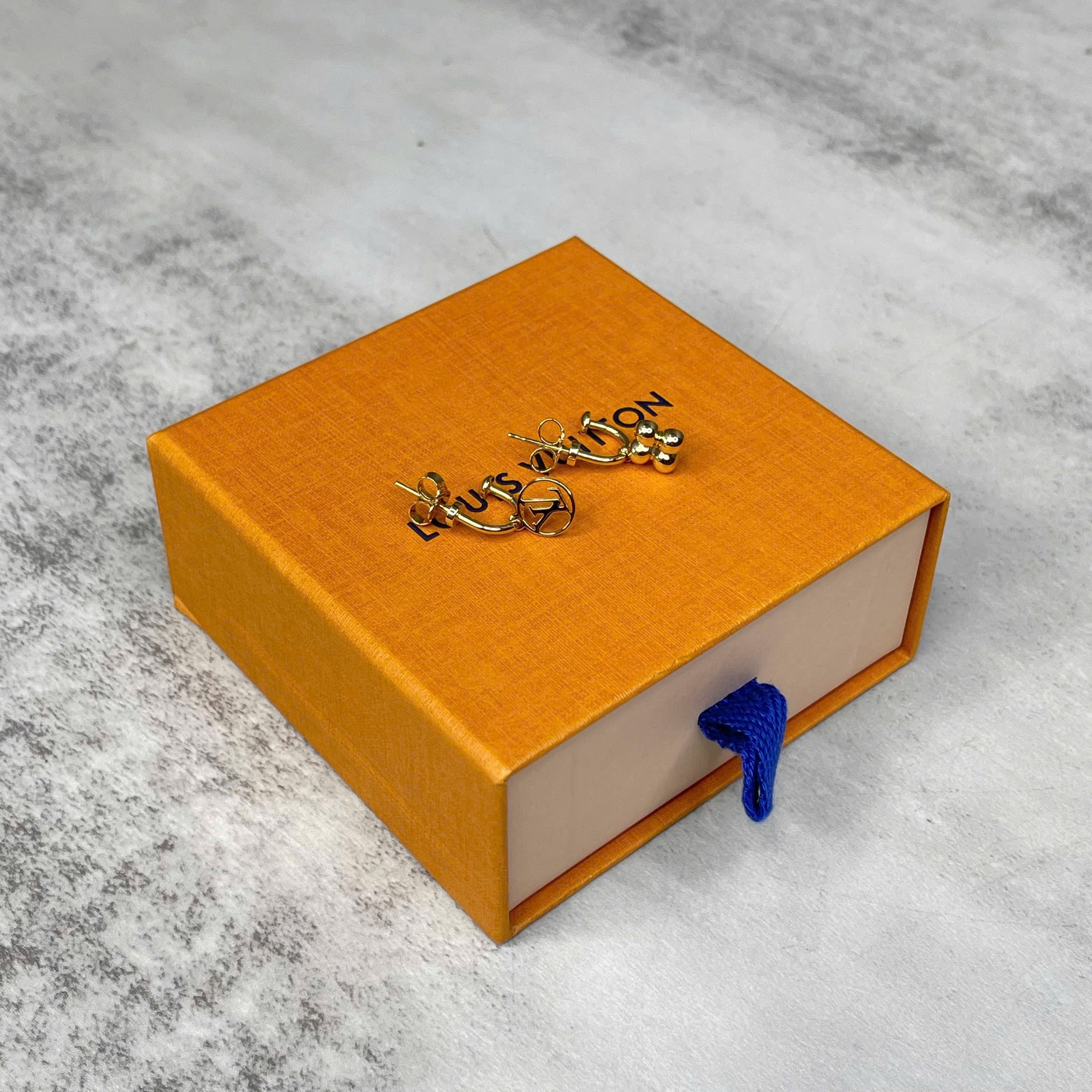 Bông tai Louis Vuitton LV Circle – mạ vàng