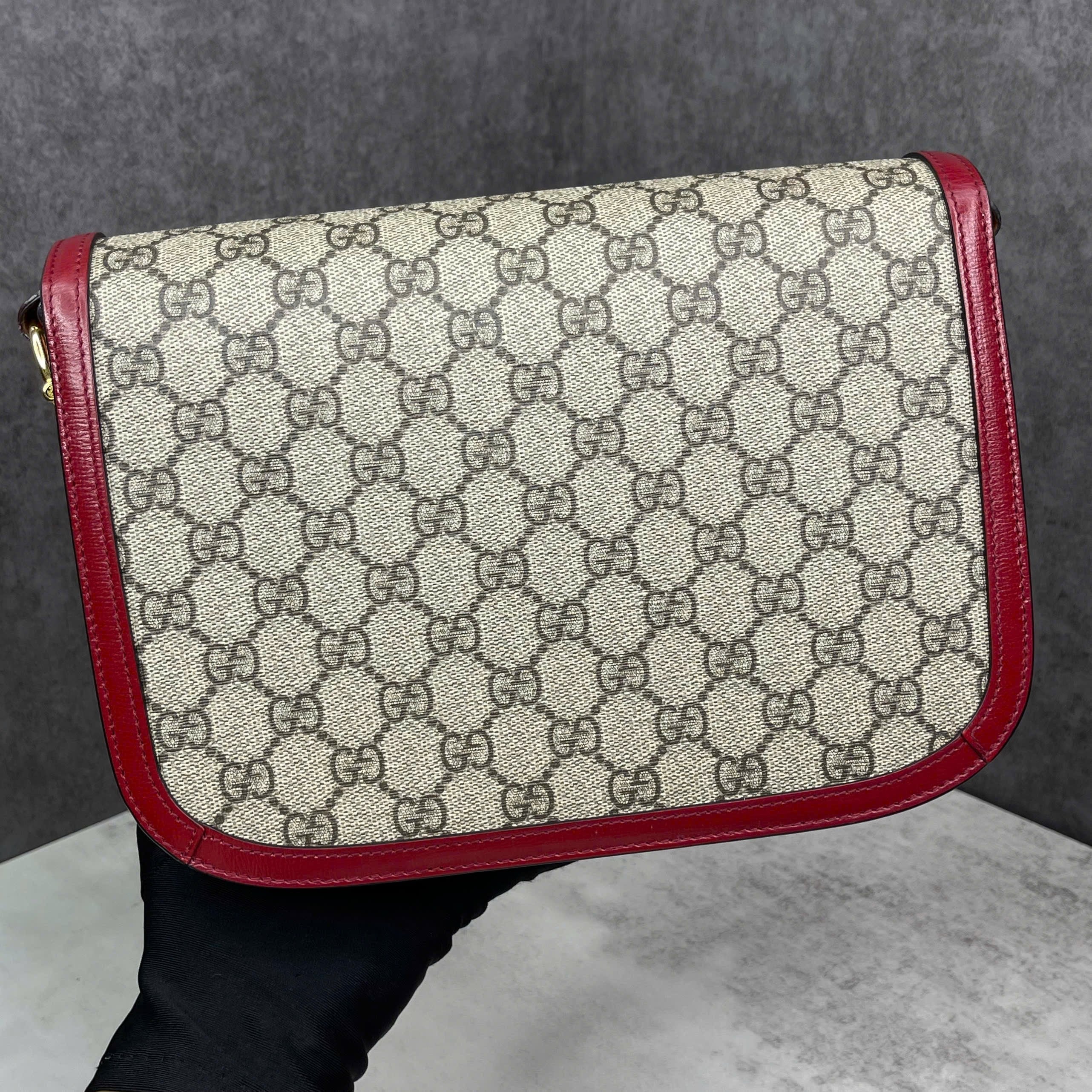Gucci Horsebit 1955 GG Supreme Small phối da đỏ