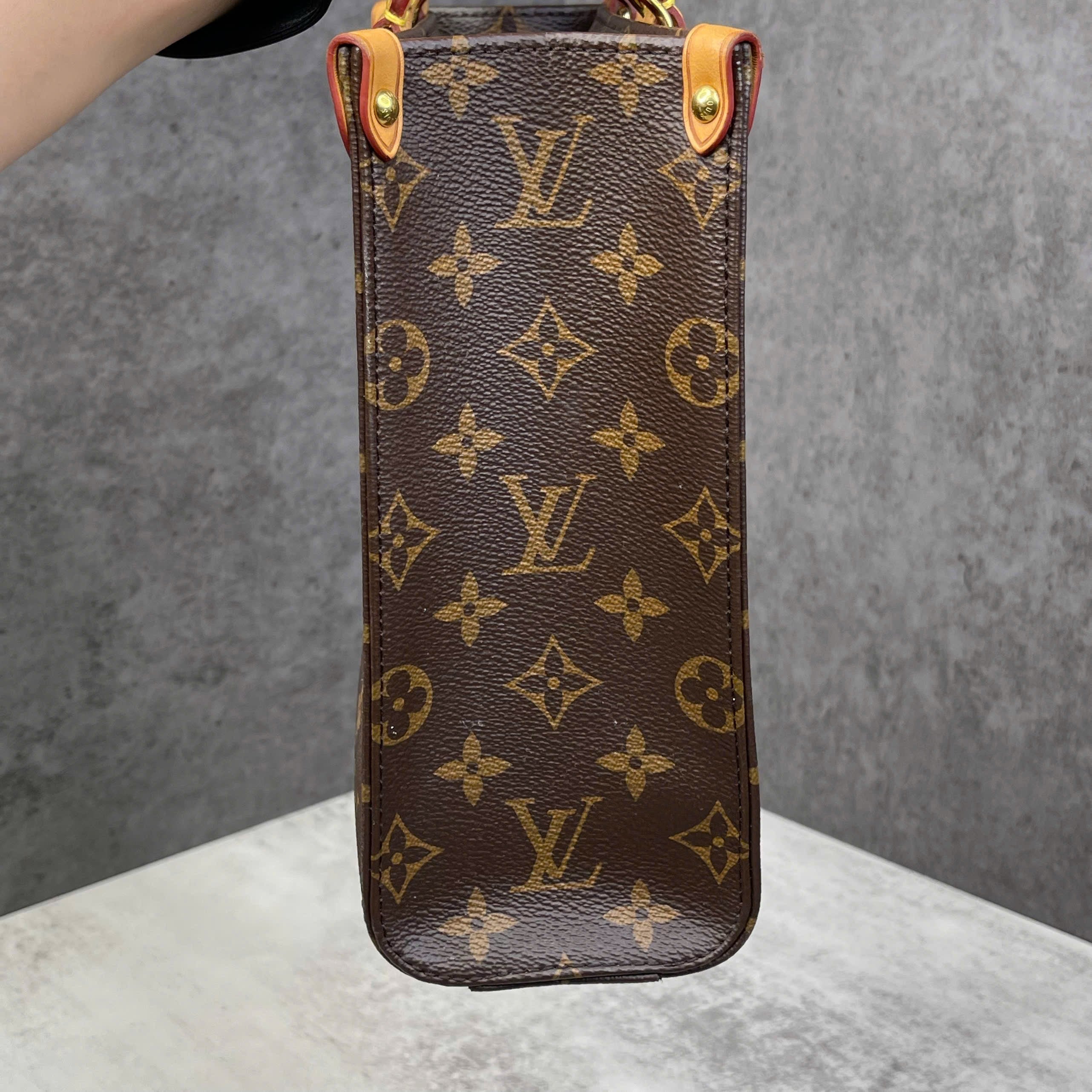 Louis Vuitton Petit Sac Plat Monogram