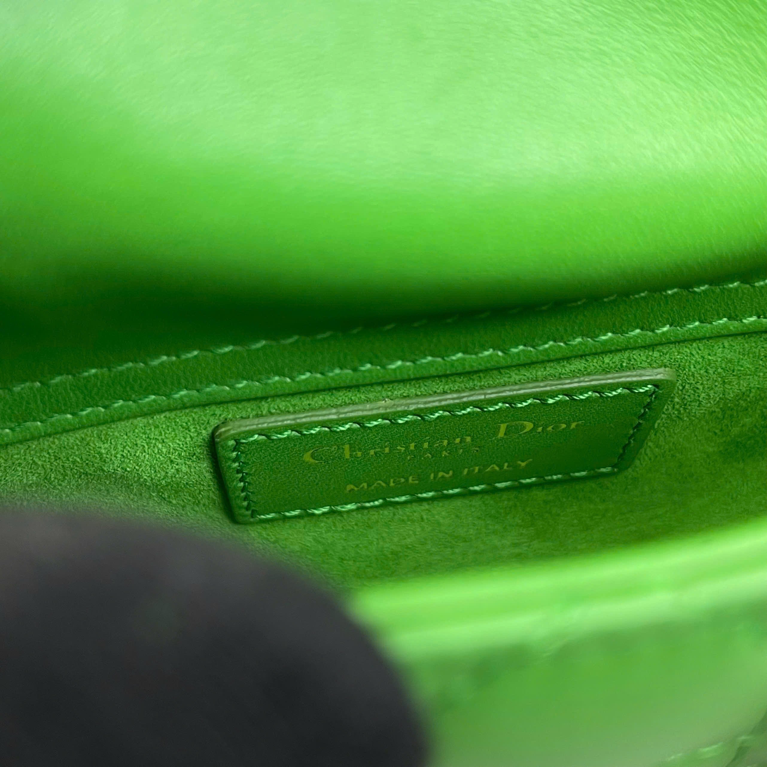 Lady Dior Micro màu xanh lá