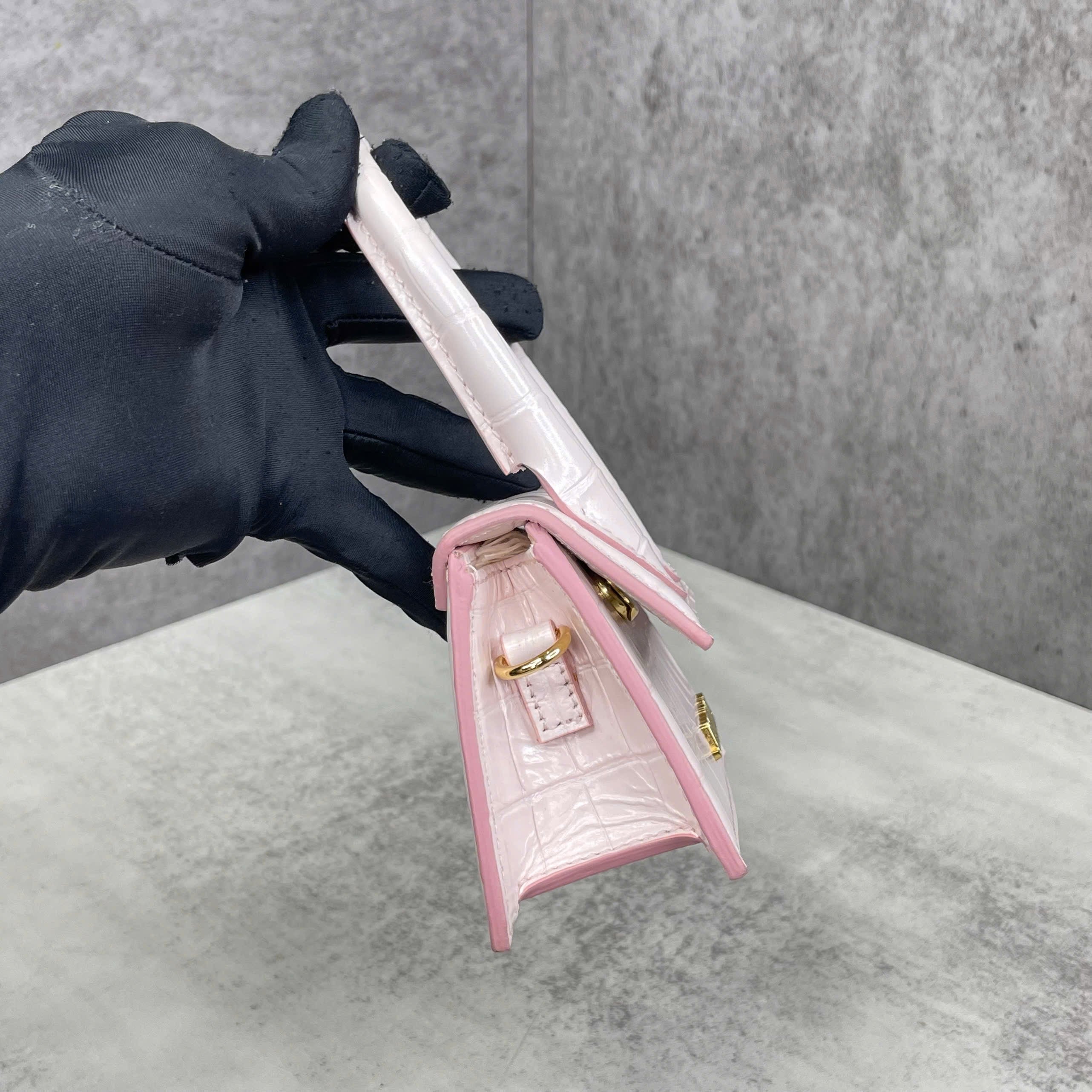 Túi mini Jacquemus Le Chiquito Croc Embossed Pink