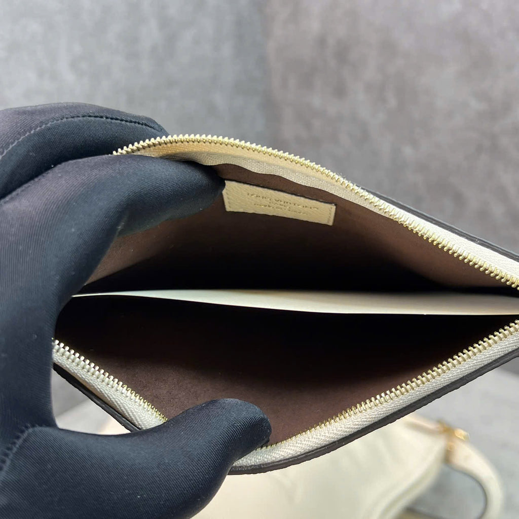 Louis Vuitton CarryAll Monogram Empreinte Blanc