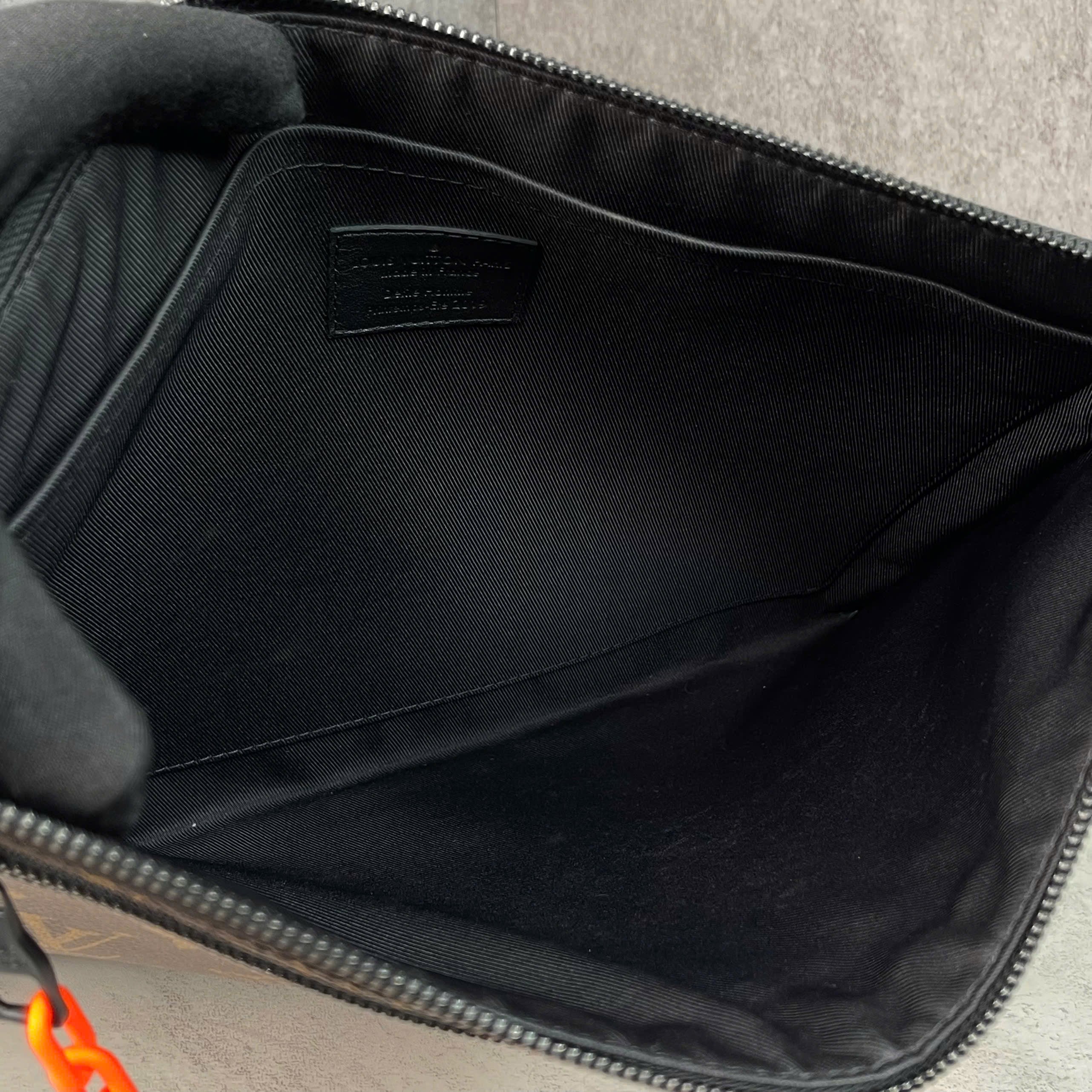 Clutch Louis Vuitton Pochette Voyage Monogram Chain