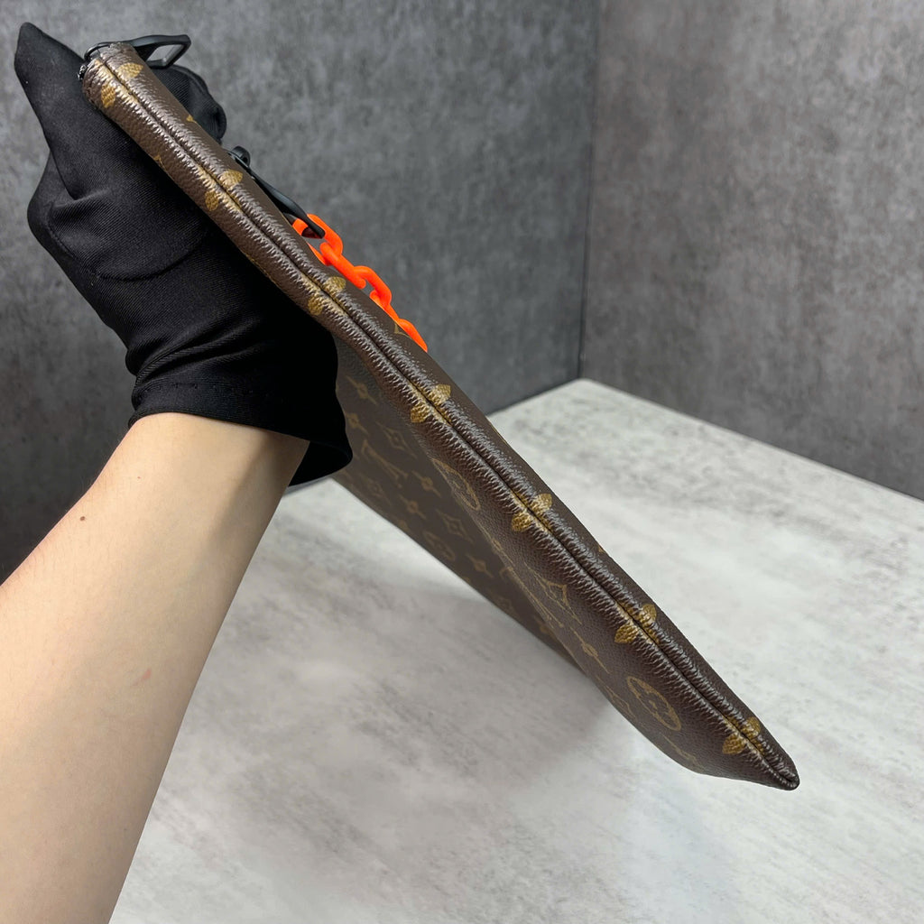 Clutch Louis Vuitton Pochette Voyage Monogram Chain