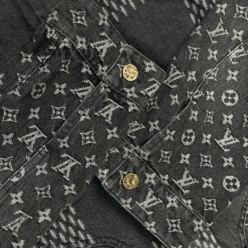 Áo khoác Louis Vuitton Monogram Denim Patchwork size 50