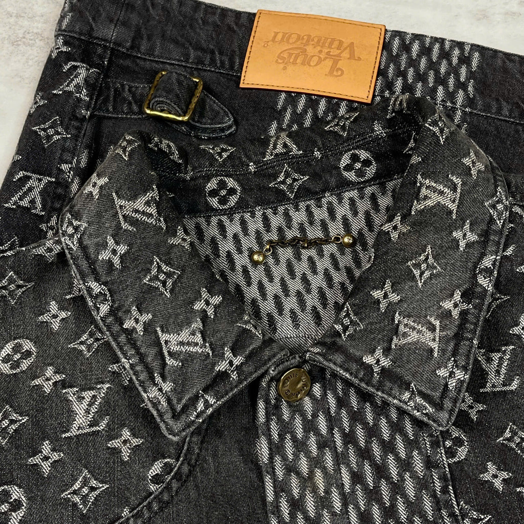 Áo khoác Louis Vuitton Monogram Denim Patchwork size 50