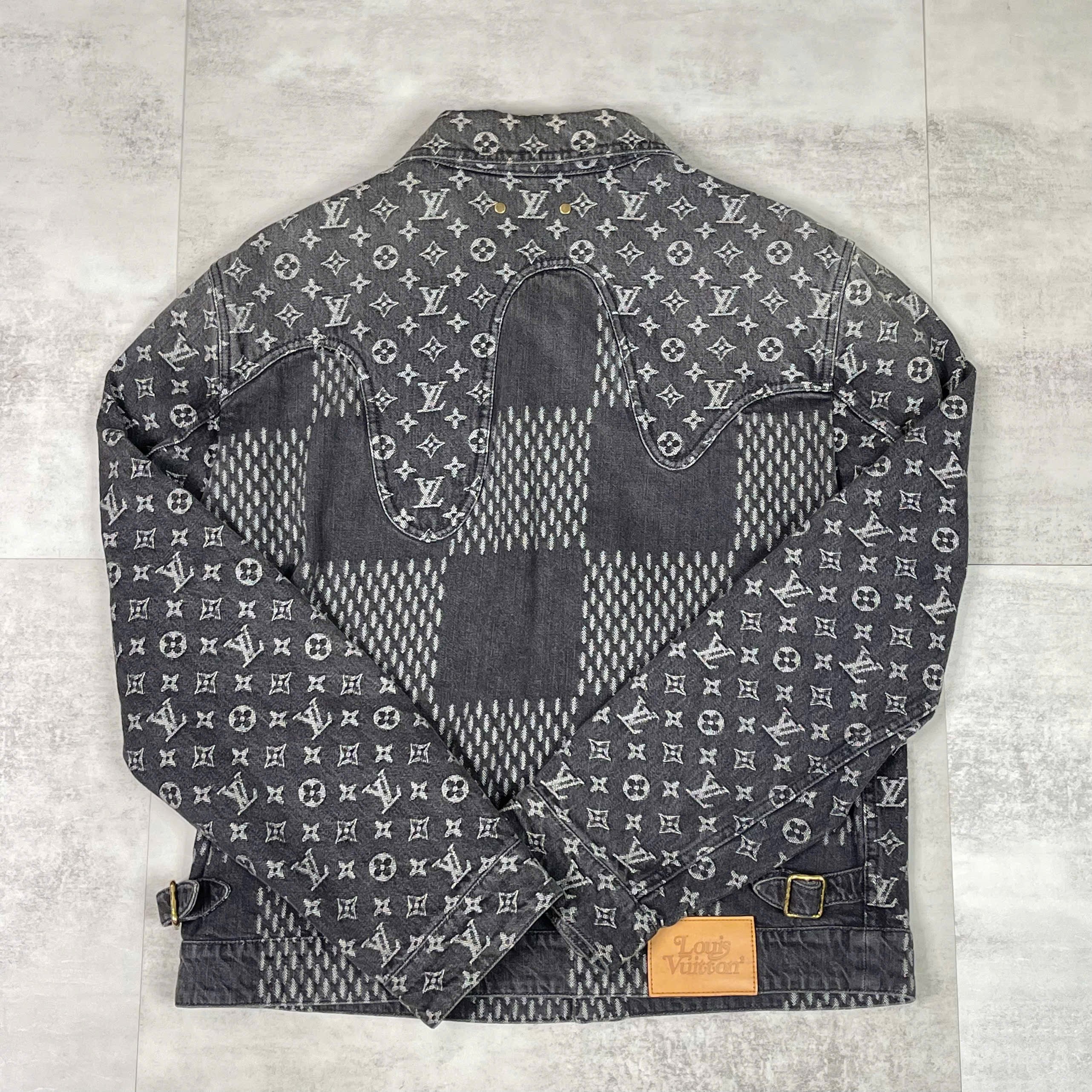 Áo khoác Louis Vuitton Monogram Denim Patchwork size 50