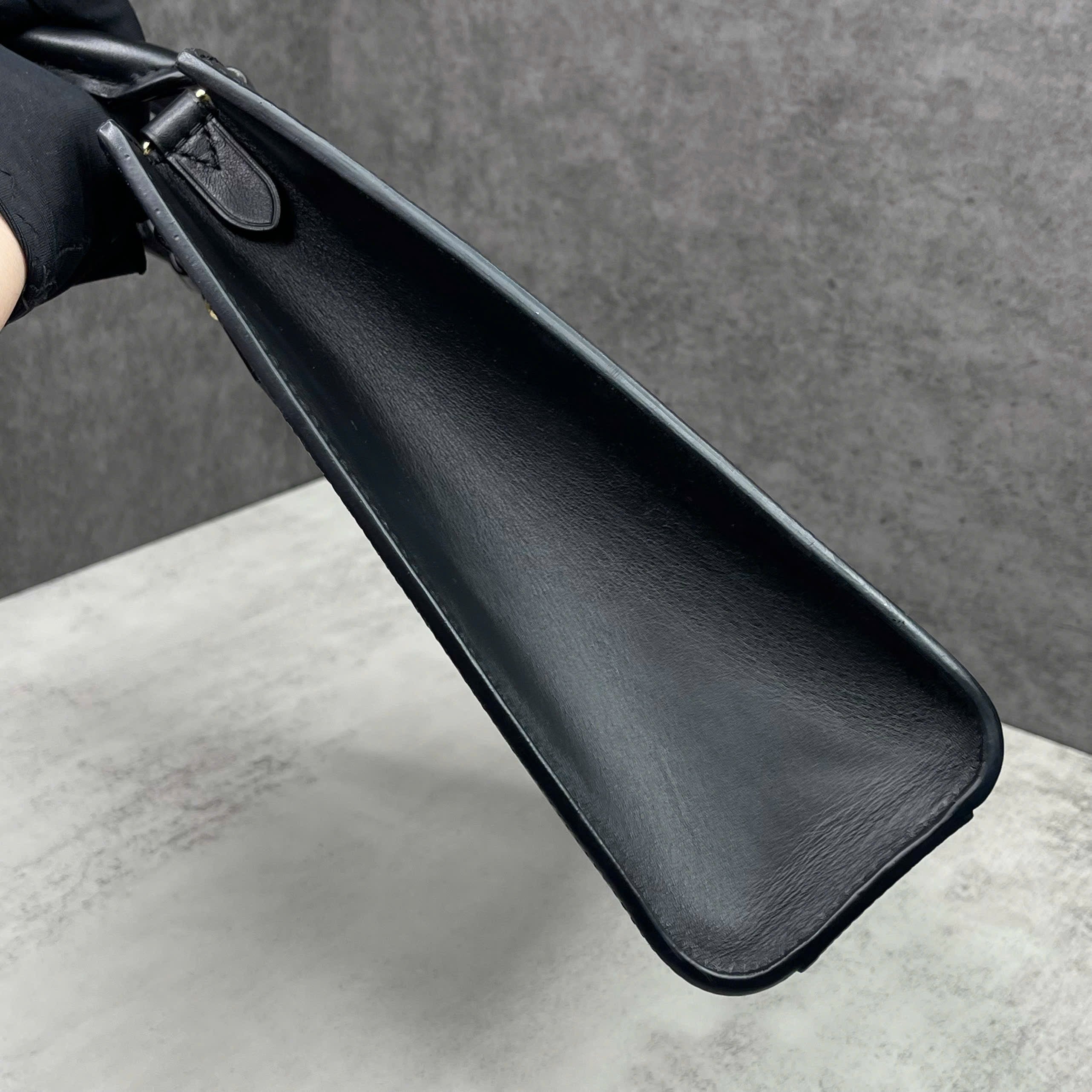 Louis Vuitton Epi Petit Sac Plat Black