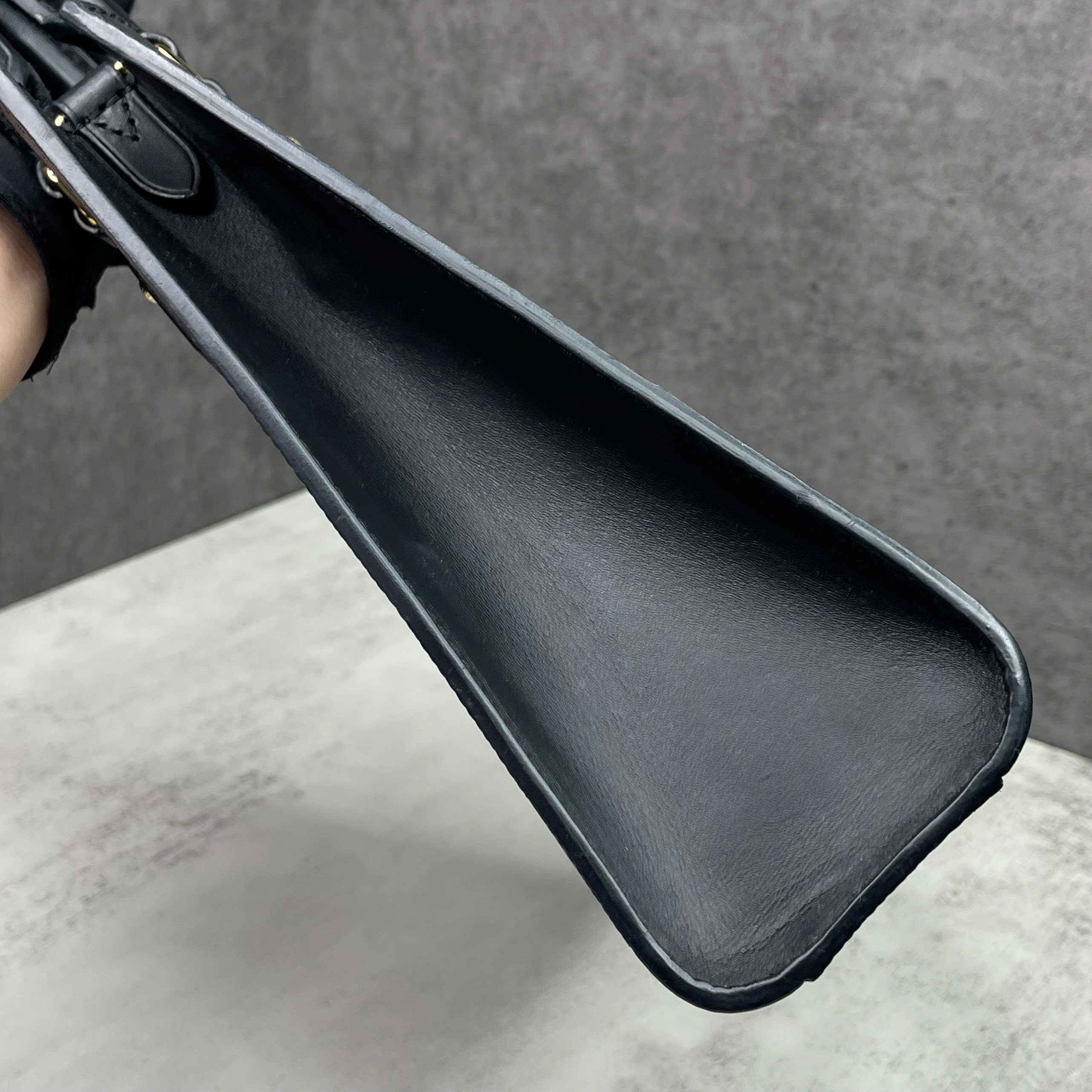 Louis Vuitton Epi Petit Sac Plat Black