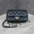 Chanel Mini đen