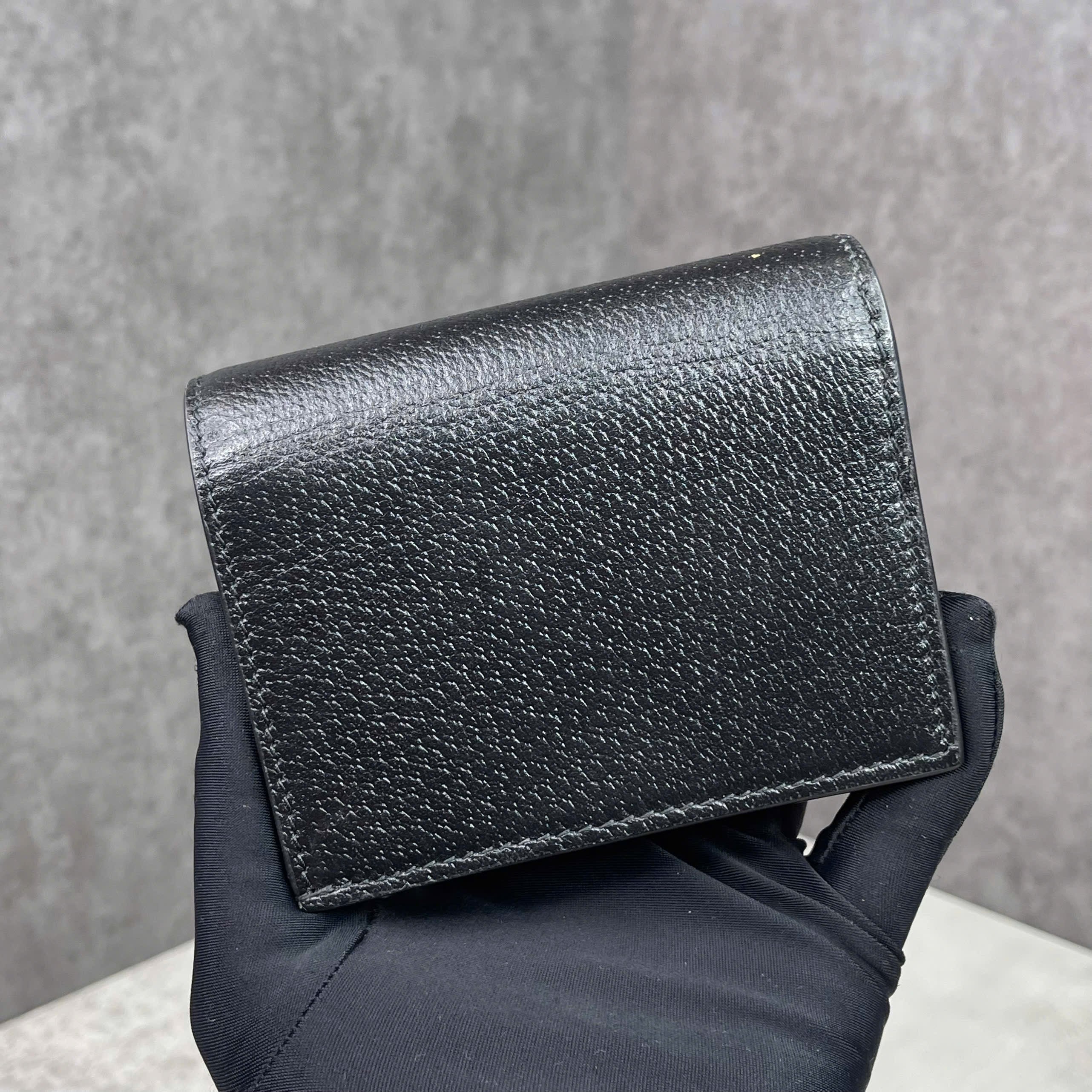 Gucci x Adidas Trefoil ví/túi mini đen trắng