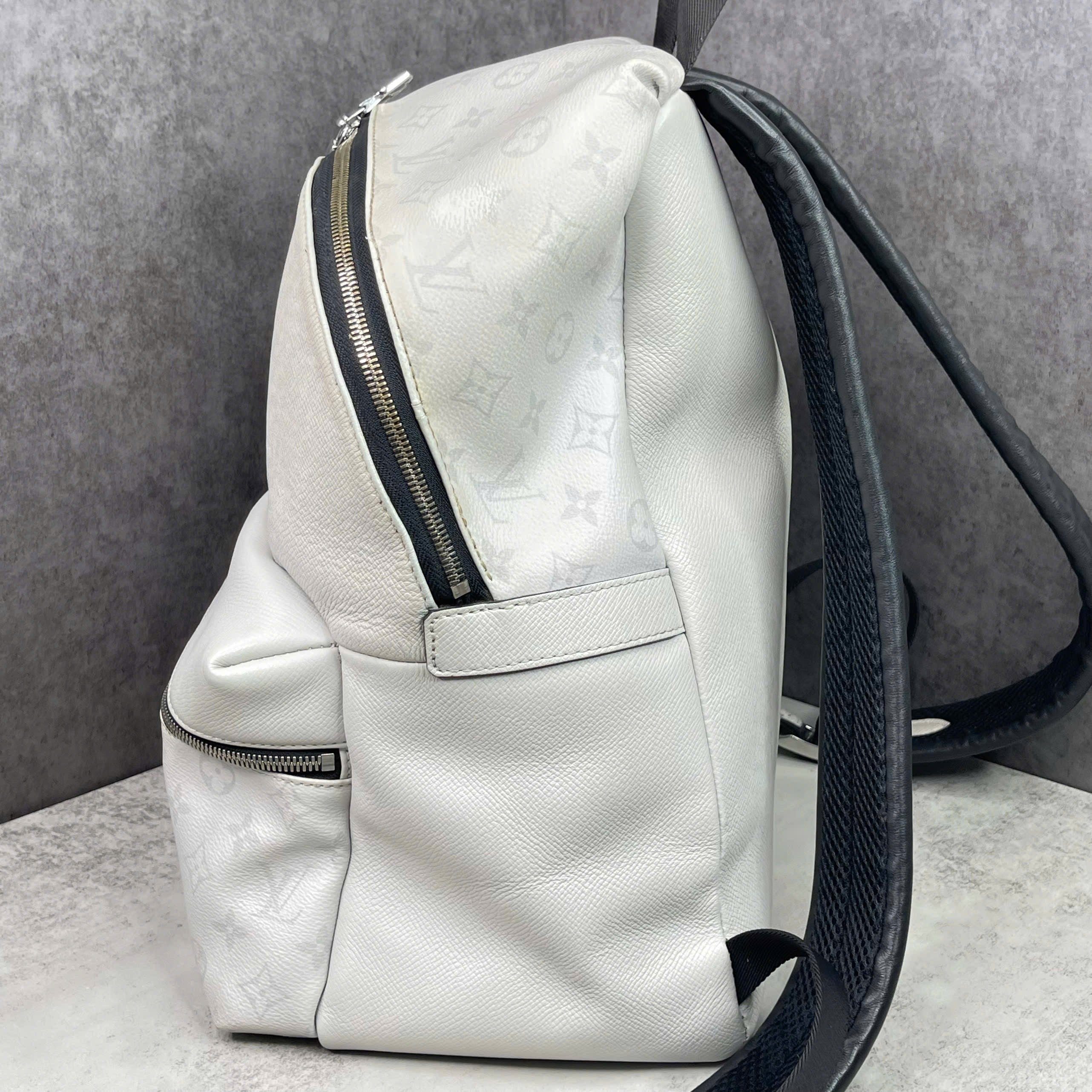 Balo Louis Vuitton trắng