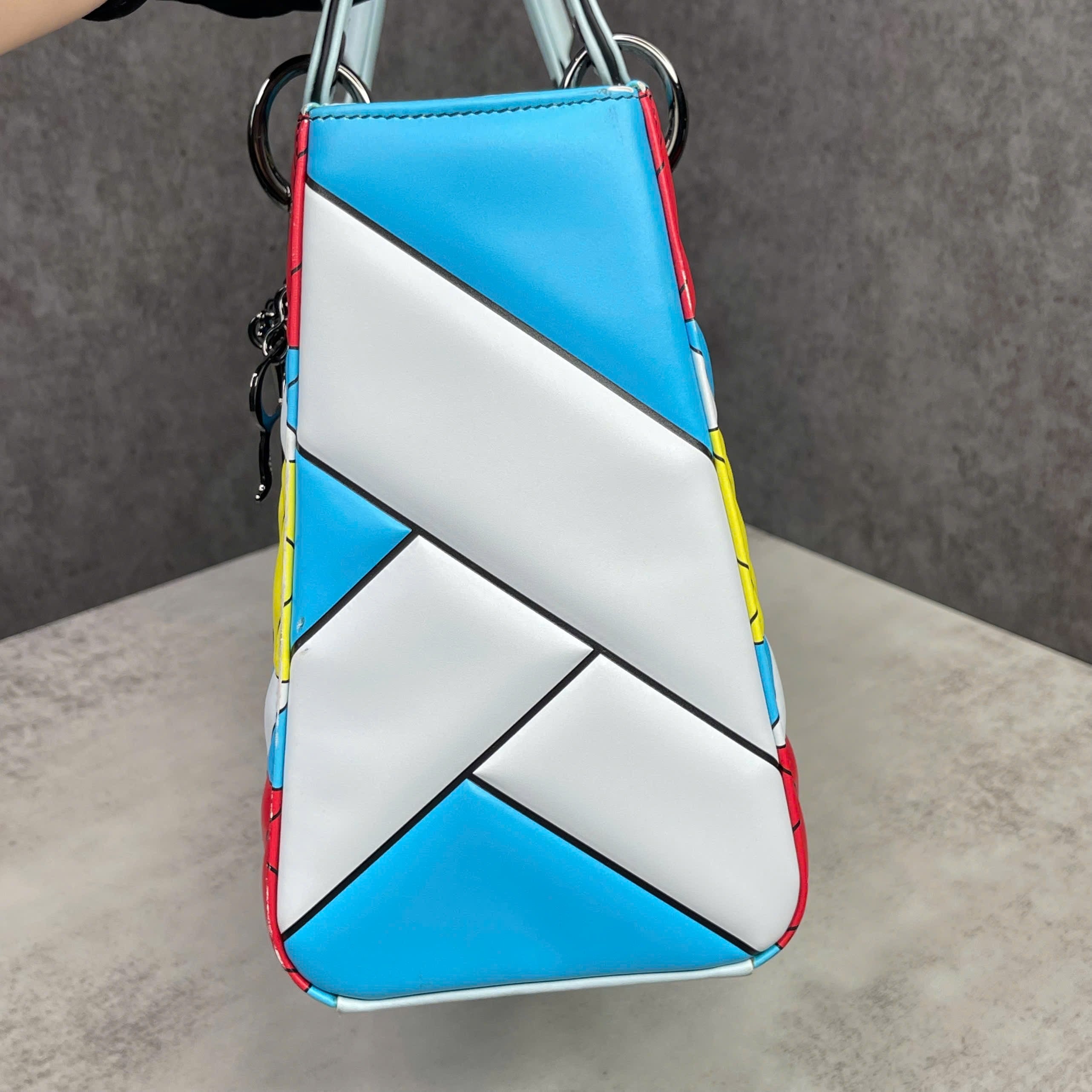 Lady Dior họa tiết hình học đa sắc