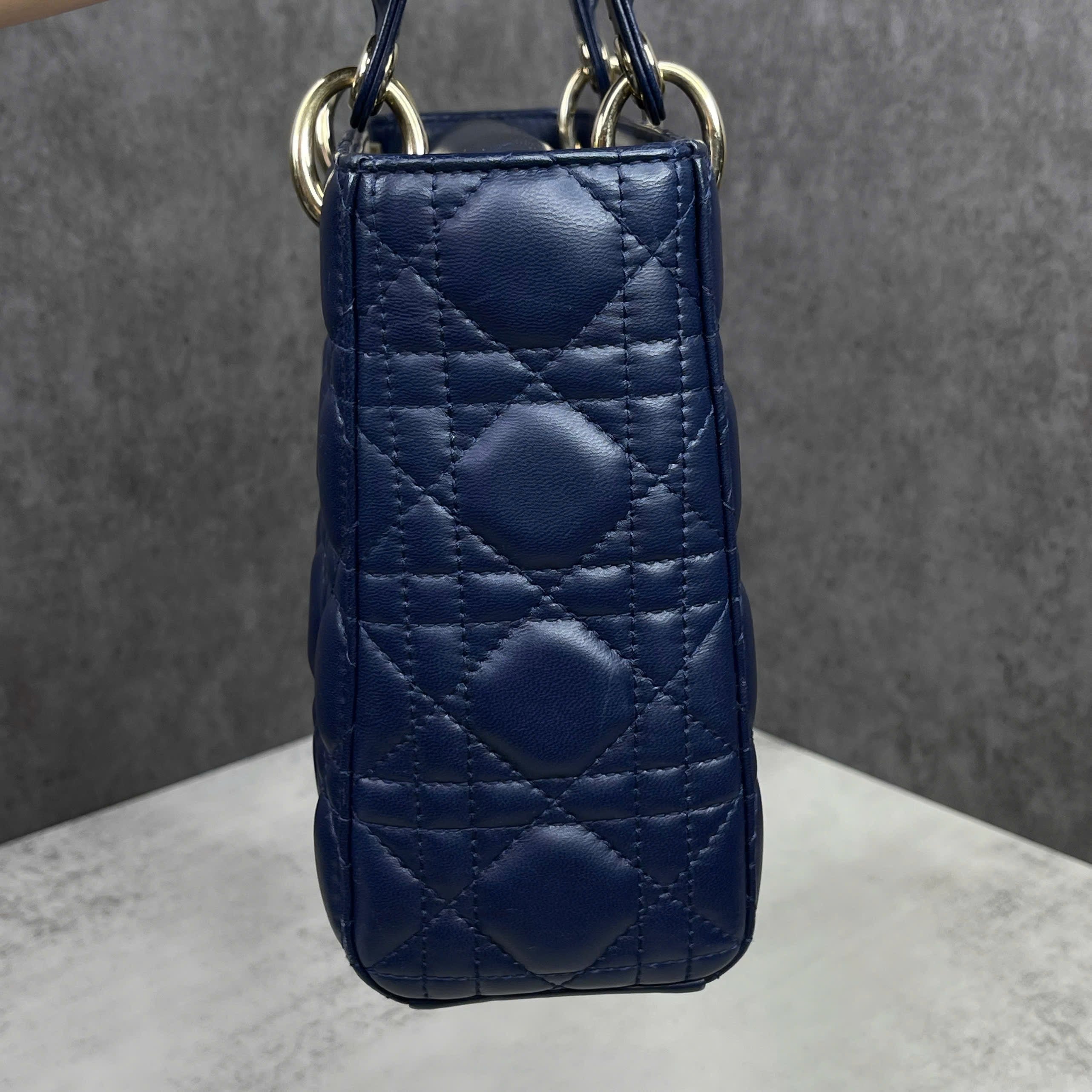 Dior Lady Dior Small da lambskin màu xanh navy