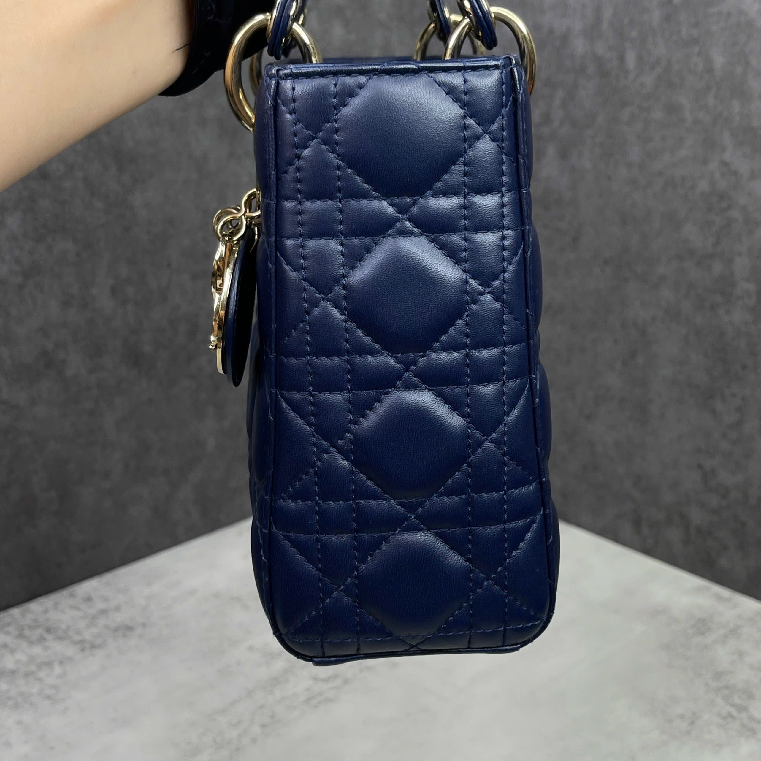 Dior Lady Dior Small da lambskin màu xanh navy