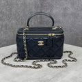 Chanel Vanity Case đen