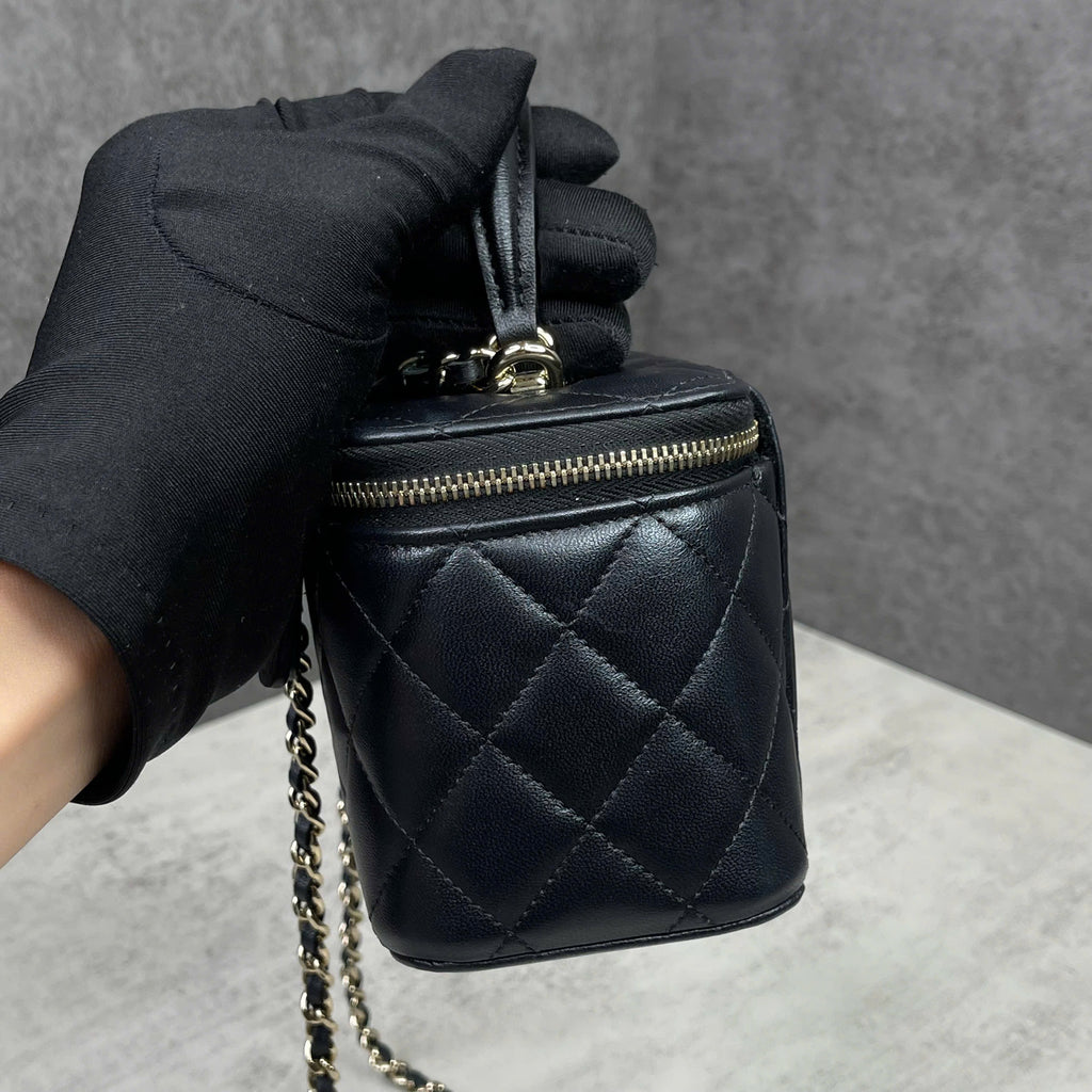 Chanel Vanity Case đen
