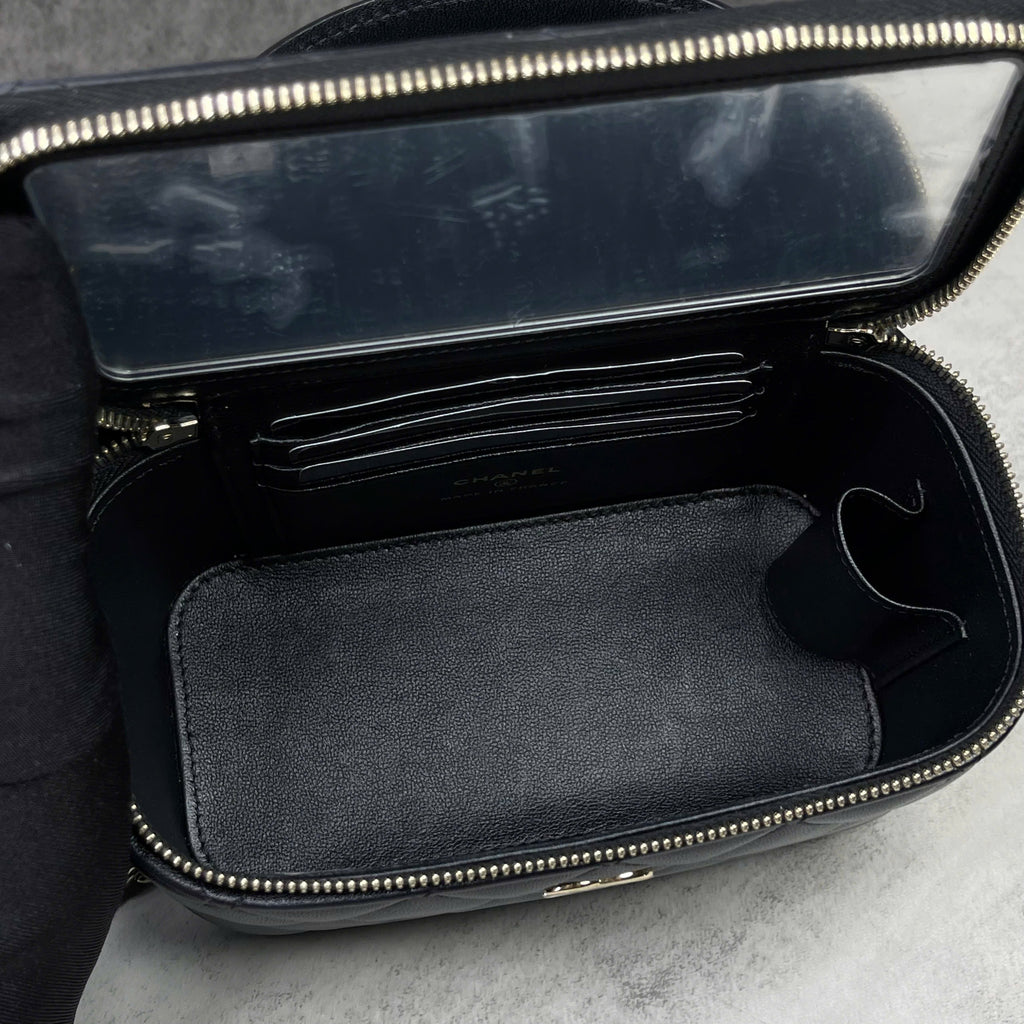Chanel Vanity Case đen
