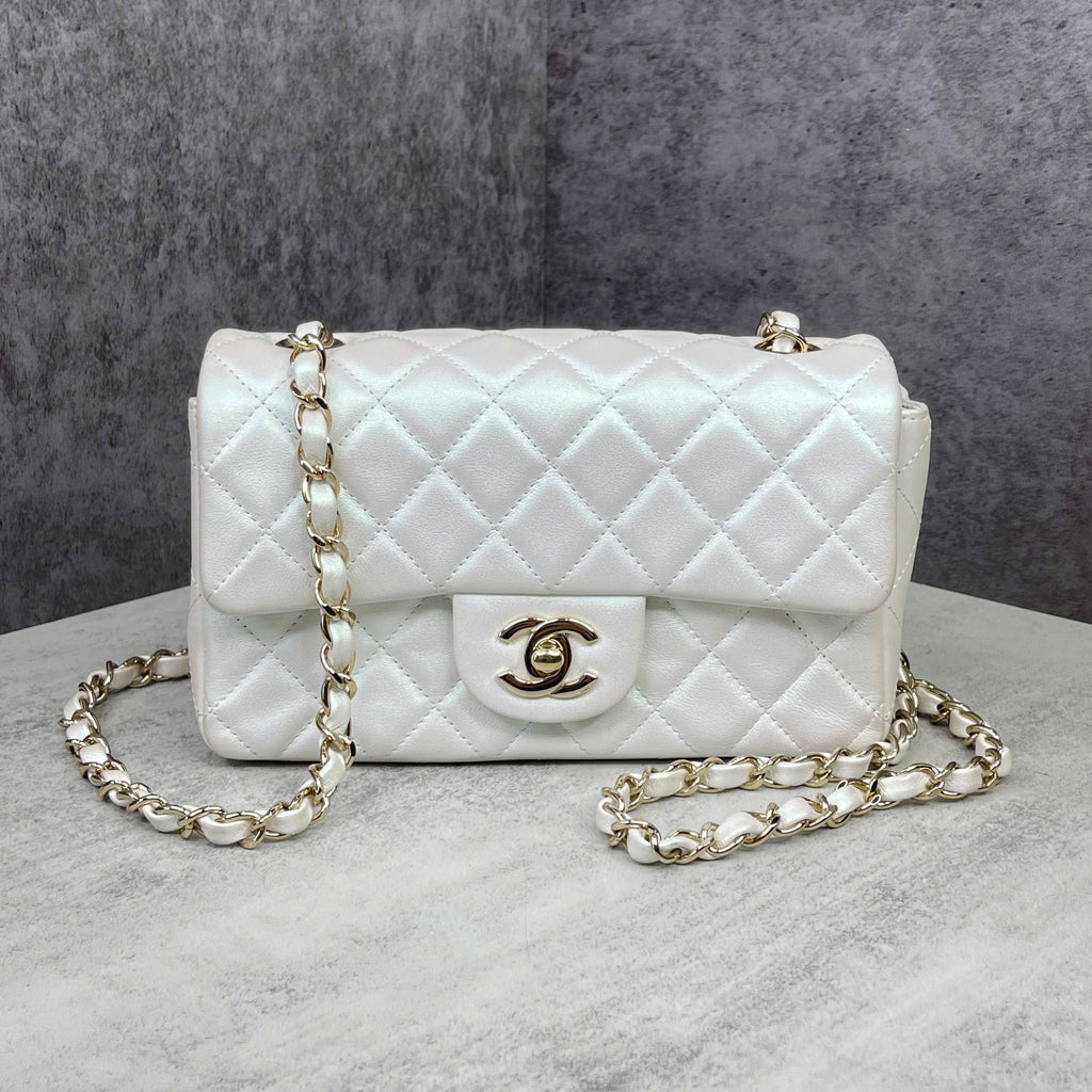 Chanel Classic Mini 8 trắng
