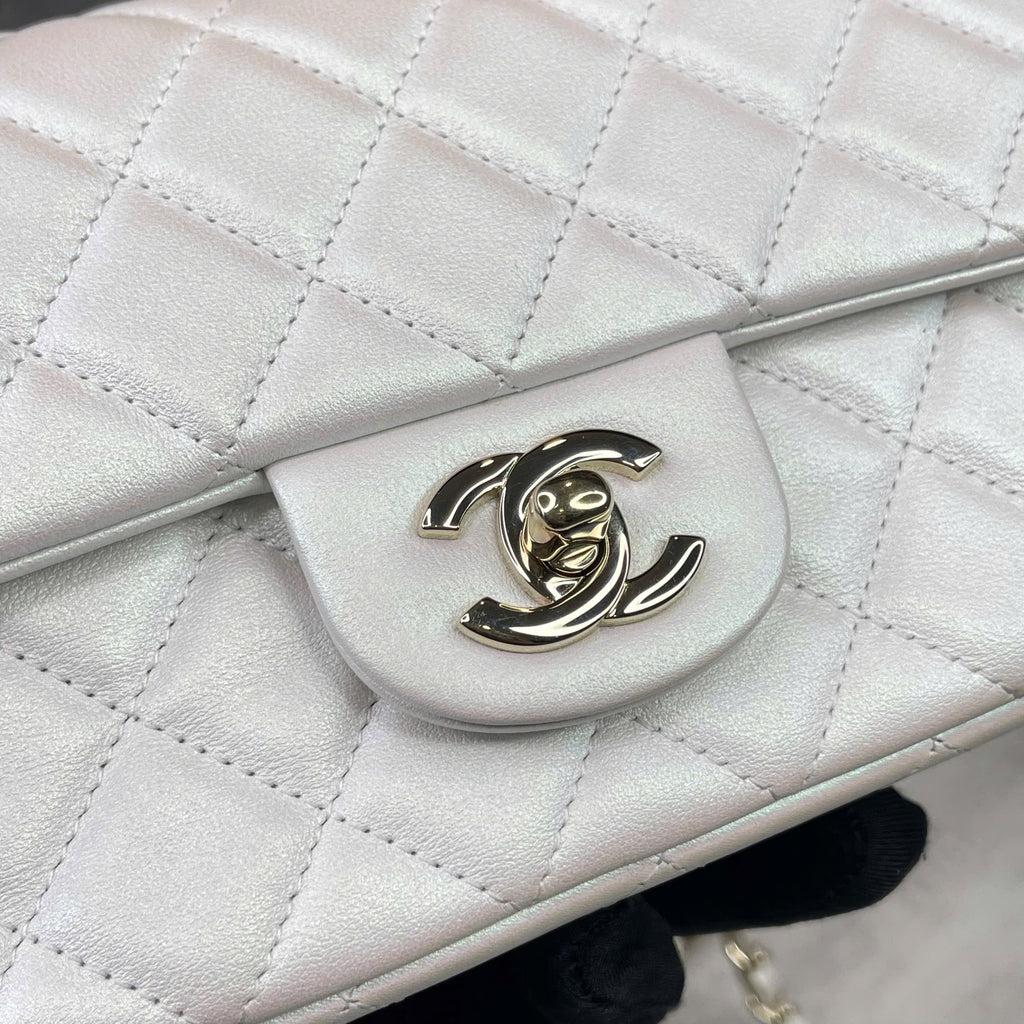 Chanel Classic Mini 8 trắng