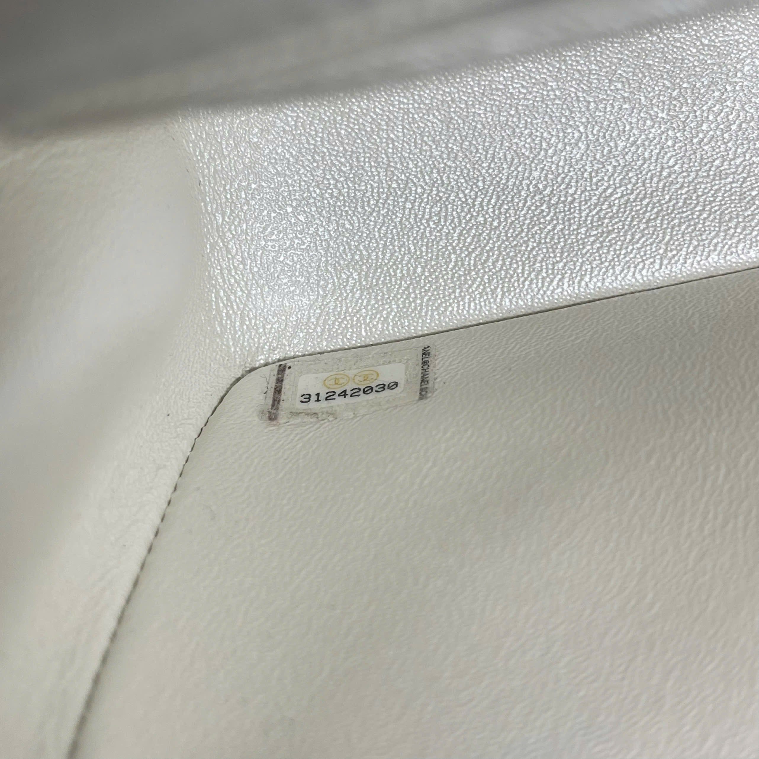 Chanel Classic Mini 8 trắng