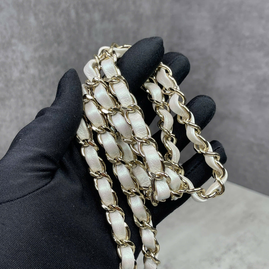 Chanel Classic Mini 8 trắng