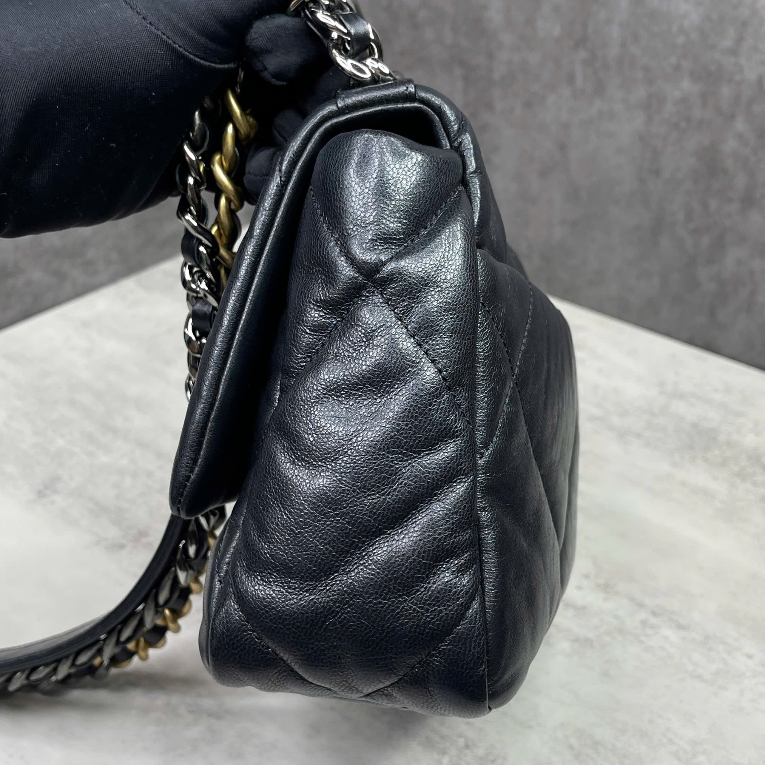 Chanel 19 Flap Bag đen size Small