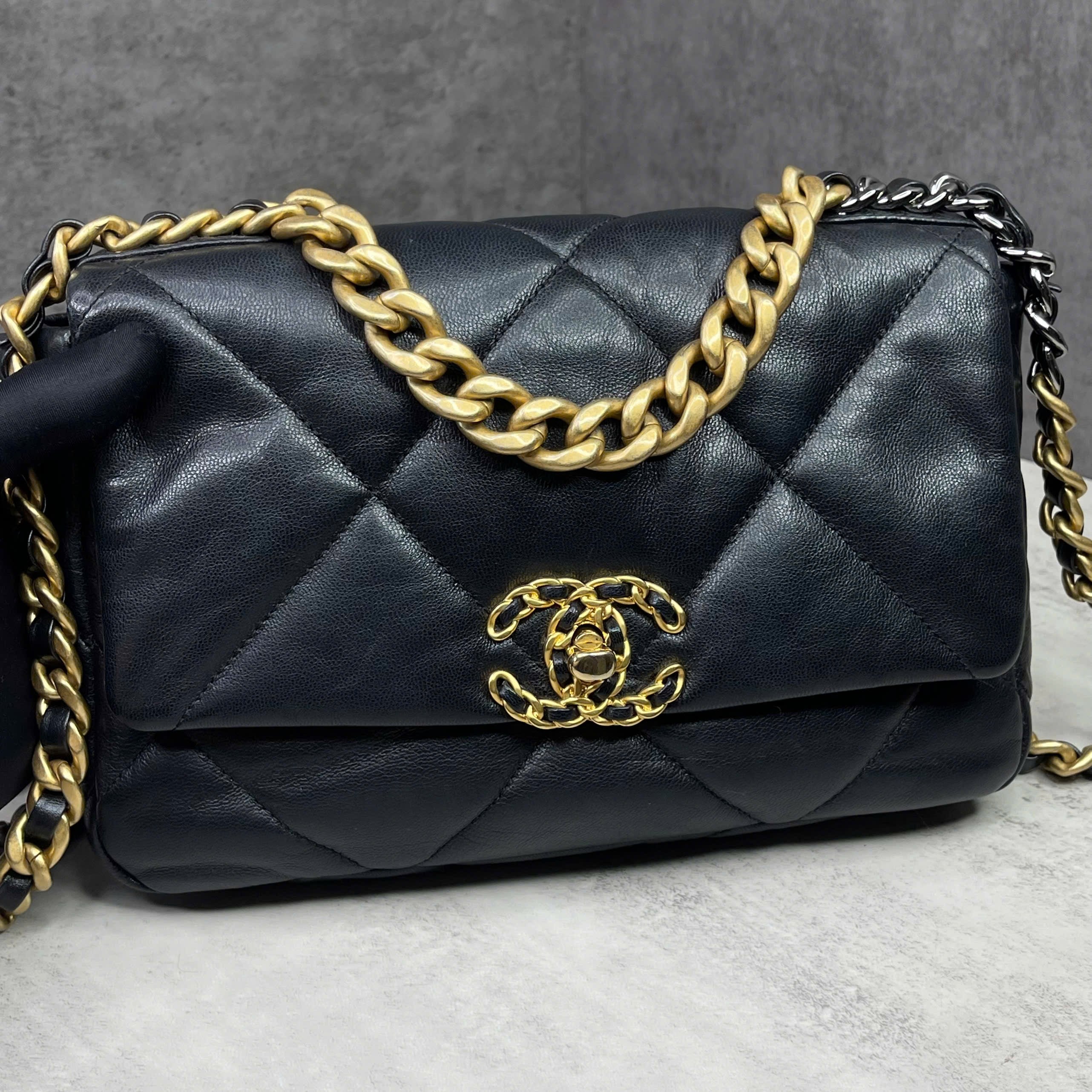 Chanel 19 Flap Bag đen size Small