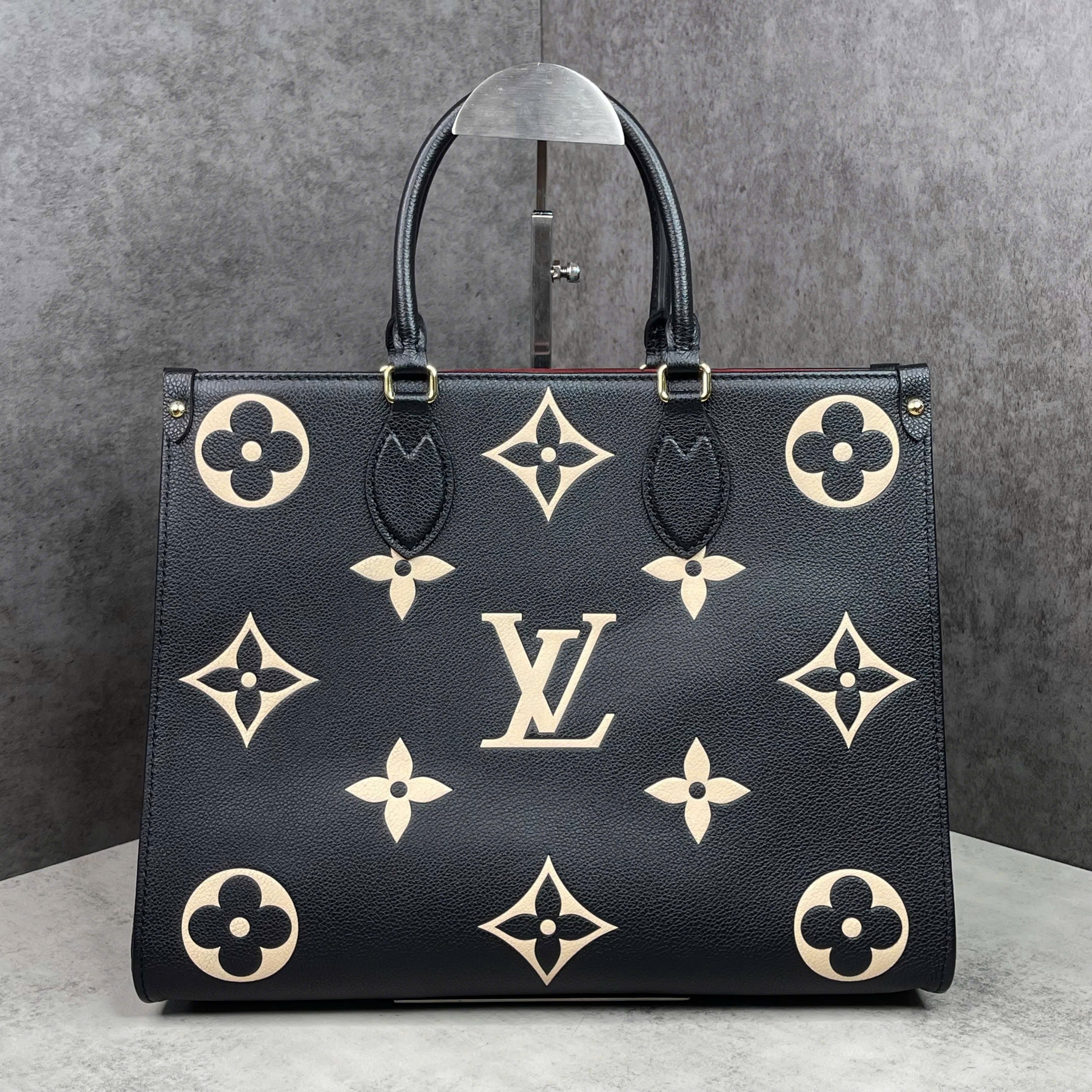 Louis Vuitton OnTheGo MM Giant Monogram Leather Màu Đen